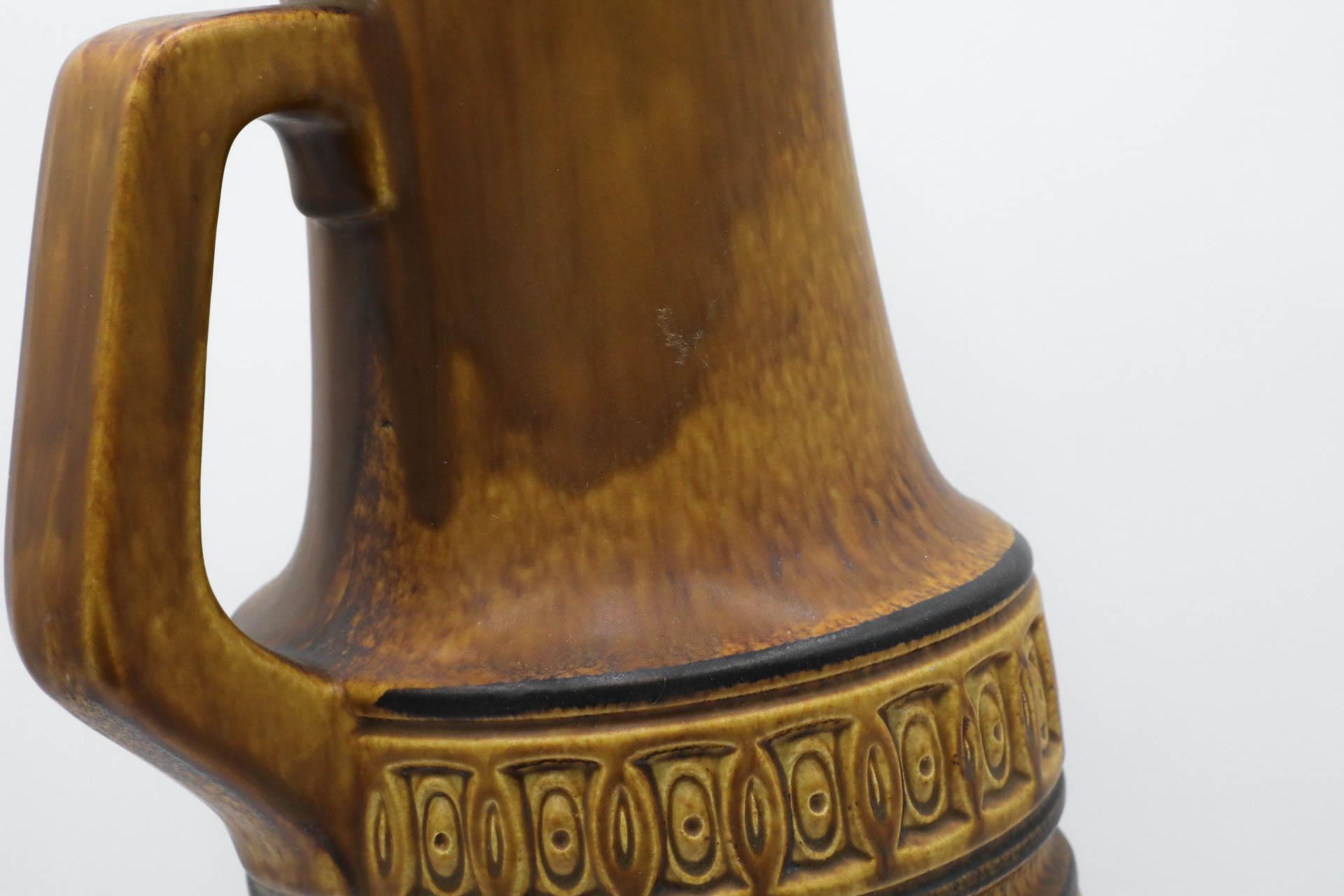 Grand vase Scheurich d'Allemagne de l'Ouest avec poignée en brun avec motif texturé en vente 5