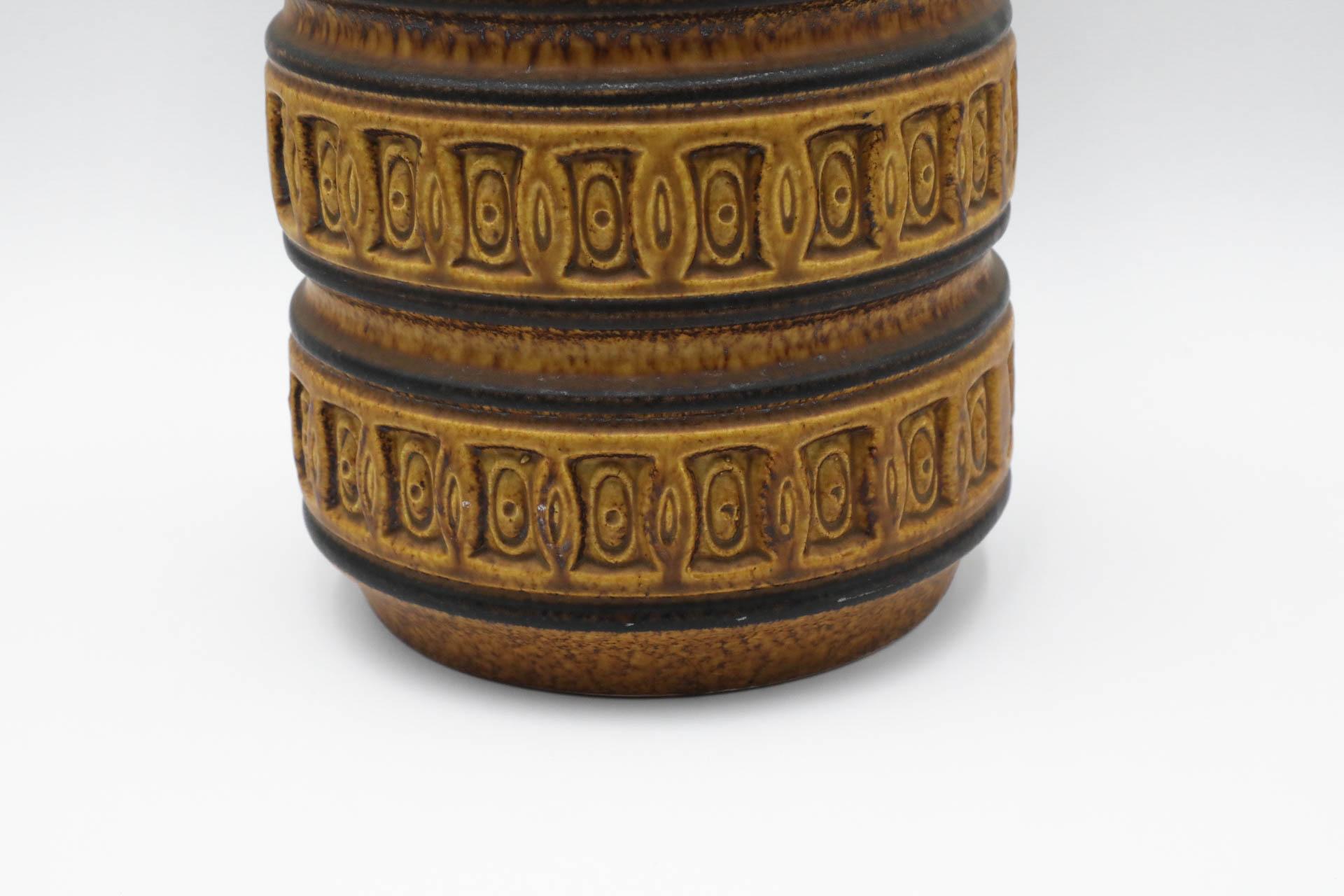 Grand vase Scheurich d'Allemagne de l'Ouest avec poignée en brun avec motif texturé en vente 6