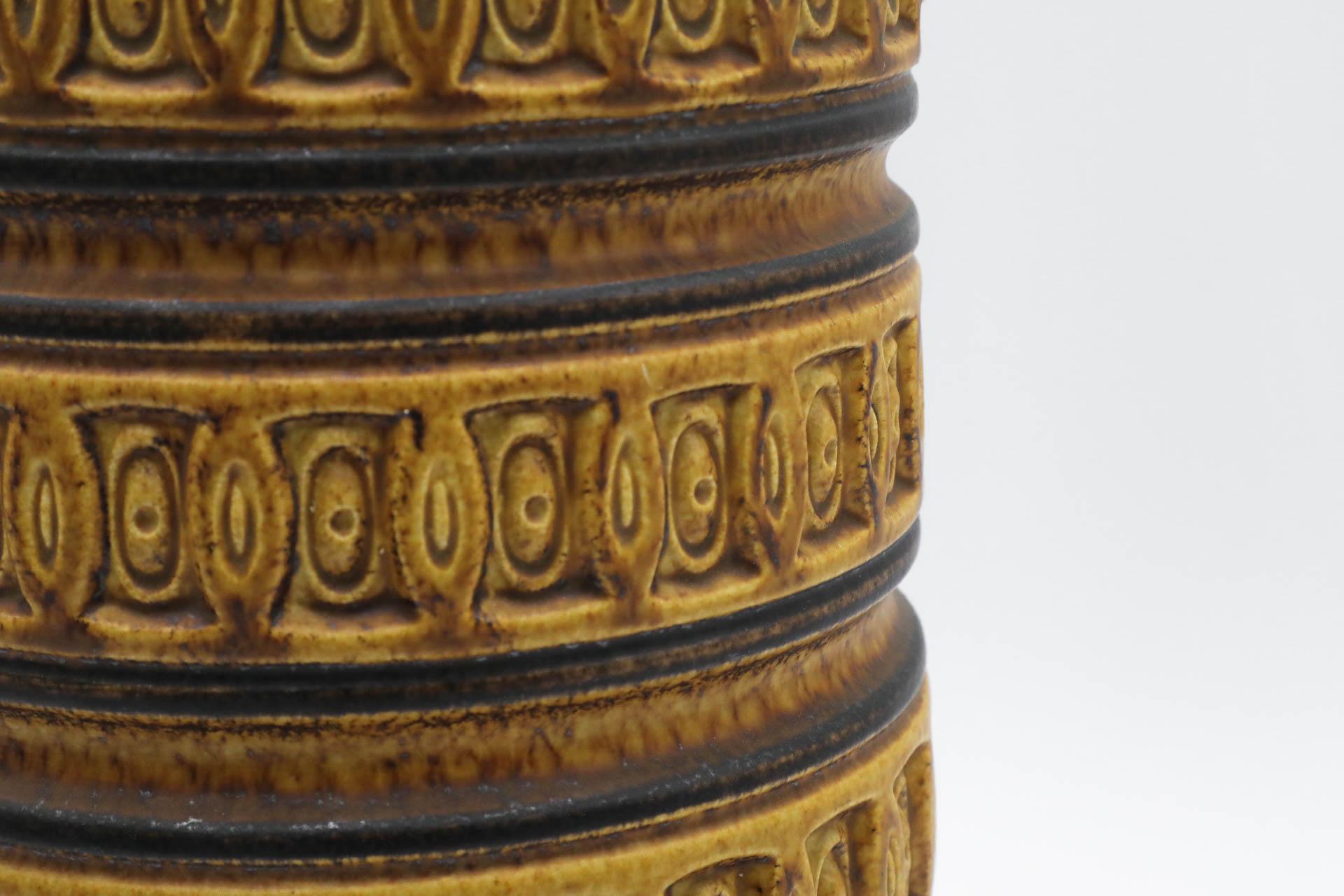 Grand vase Scheurich d'Allemagne de l'Ouest avec poignée en brun avec motif texturé en vente 7