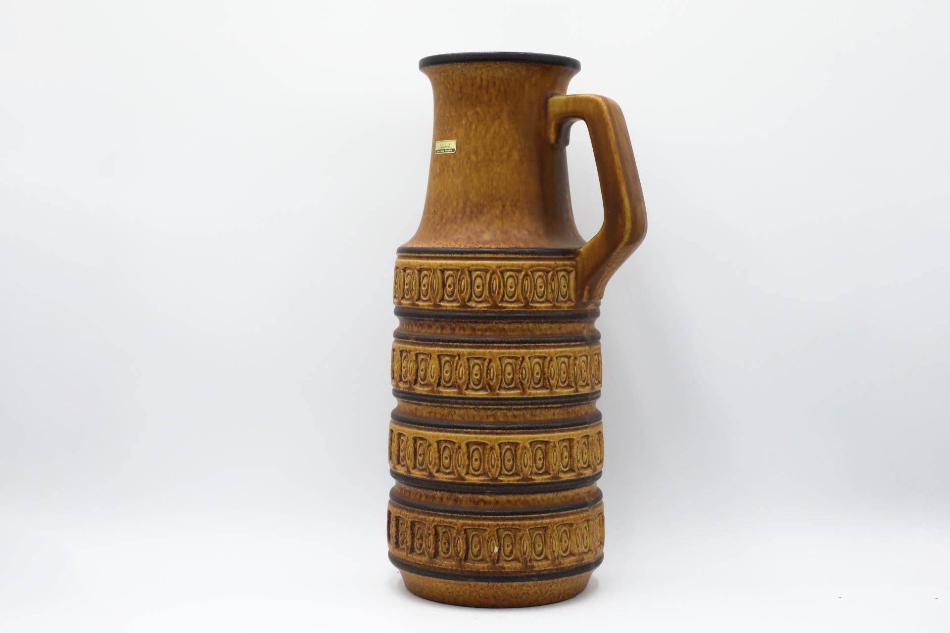Mid-Century Modern Grand vase Scheurich d'Allemagne de l'Ouest avec poignée en brun avec motif texturé en vente