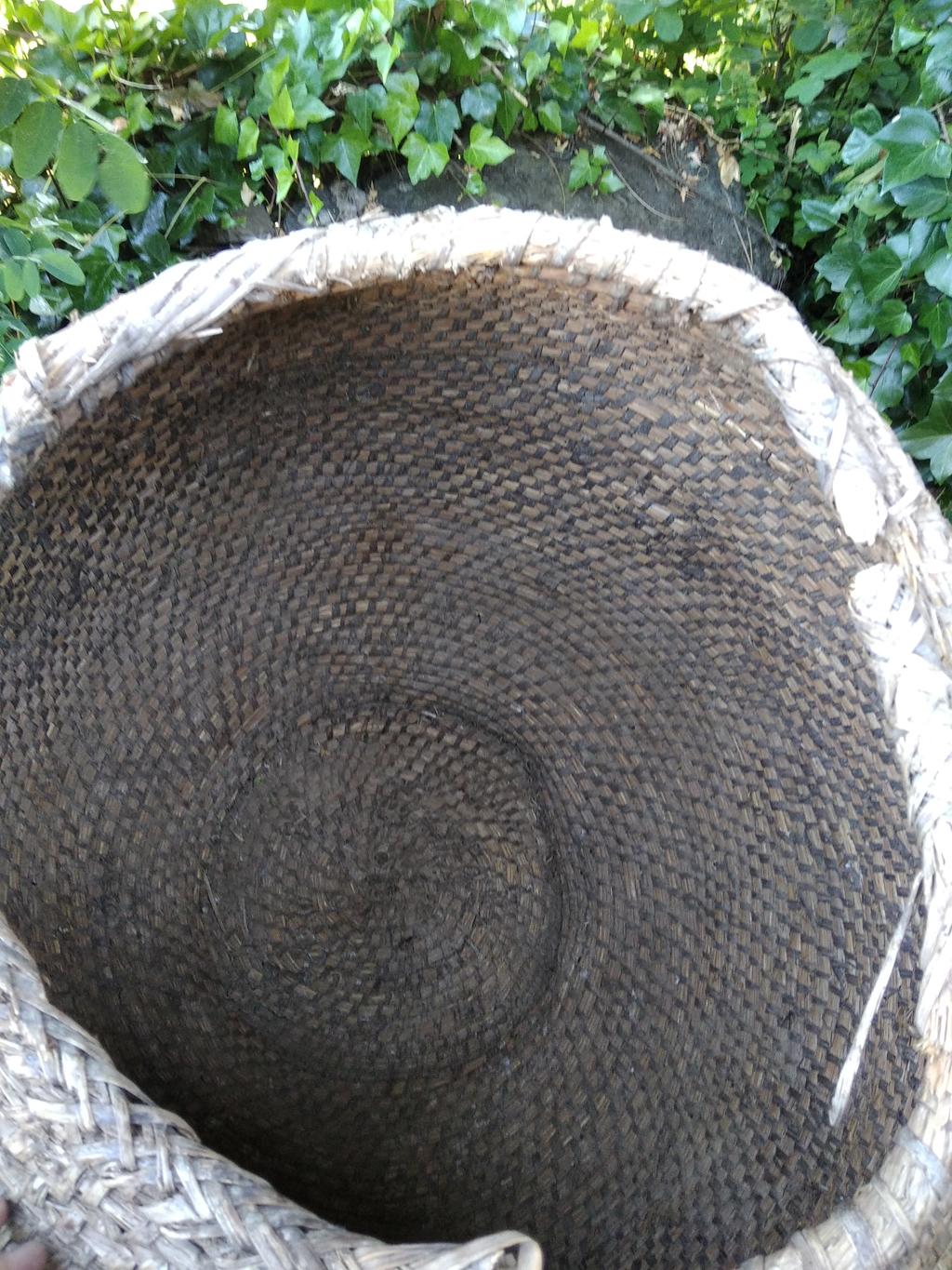 Large Wheat Basket Made With Esparto Grass or Hemp, Garden Ornaments Pot Cover For Sale 3