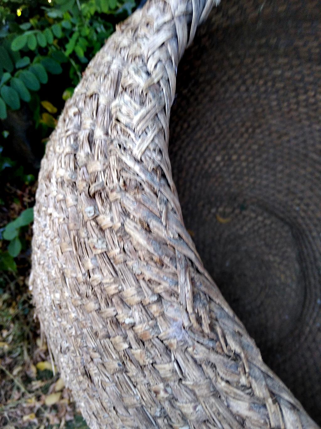 Grand panier à blé fabriqué avec du gazon ou de l'ourlet Esparto, couverture de pot pour ornements de jardin en vente 2