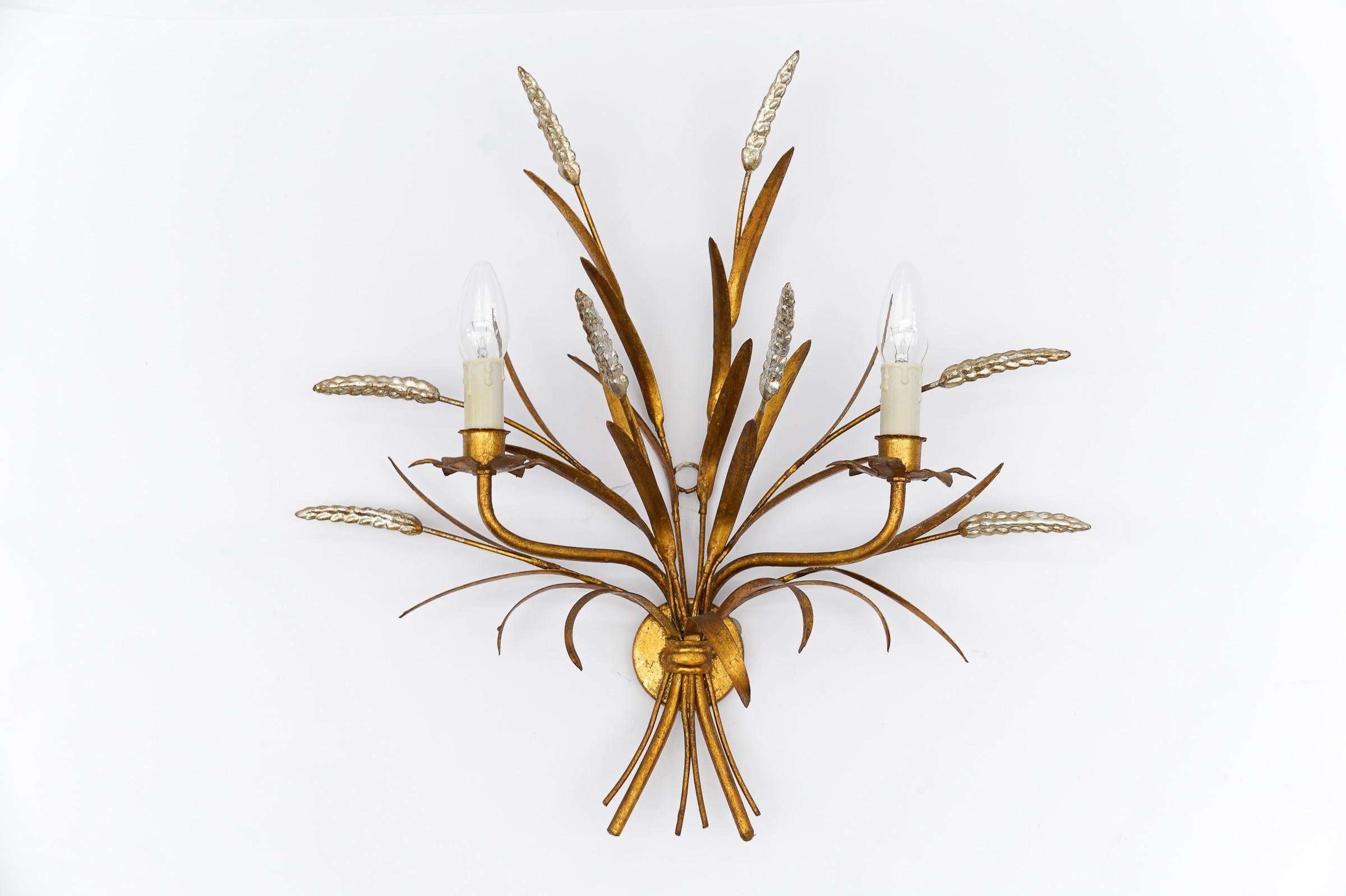 Vollständig funktionsfähig.

Zwei E14-Fassungen. Funktioniert mit 220V und 110V.

Unsere Lampen werden geprüft, gereinigt und sind für den Einsatz in den USA geeignet.