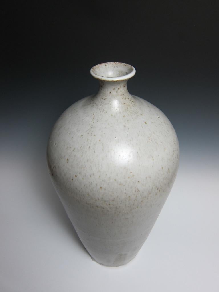 Large Wheel Thrown Minimalist Vase by Jason Fox In New Condition For Sale In Burbank, CA