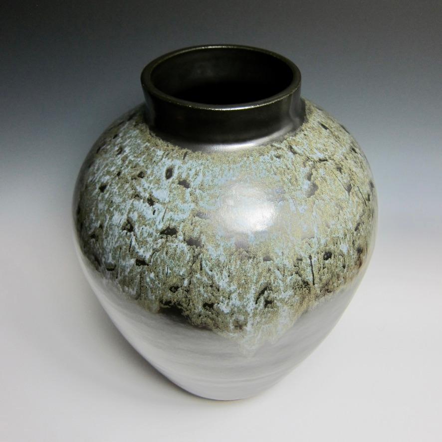 Große Vase mit gedrehtem Rad von Jason Fox (Glasiert) im Angebot