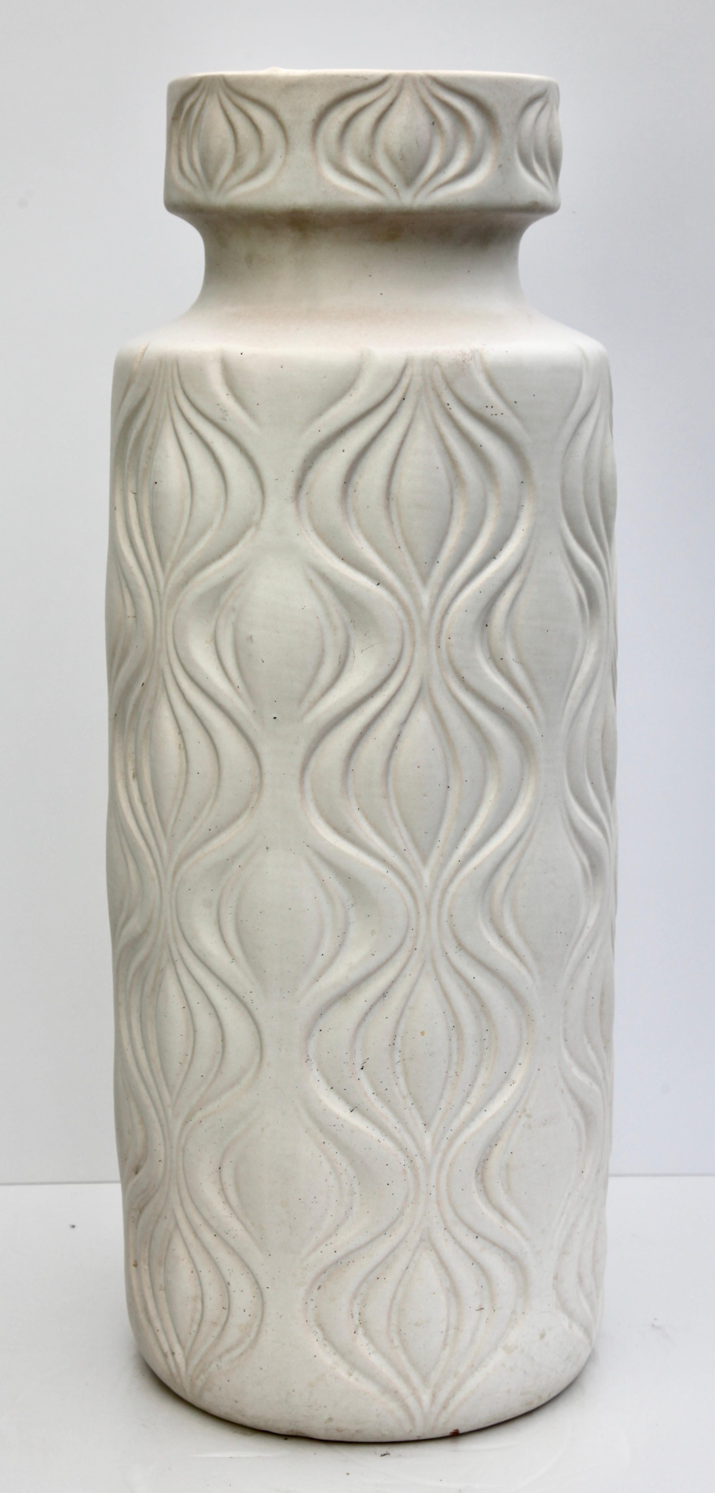 Mid-Century Modern Large White 'Amsterdam' Floor Vase 'Scheurich, Model 285-55'  W-Germany, 1960s For Sale