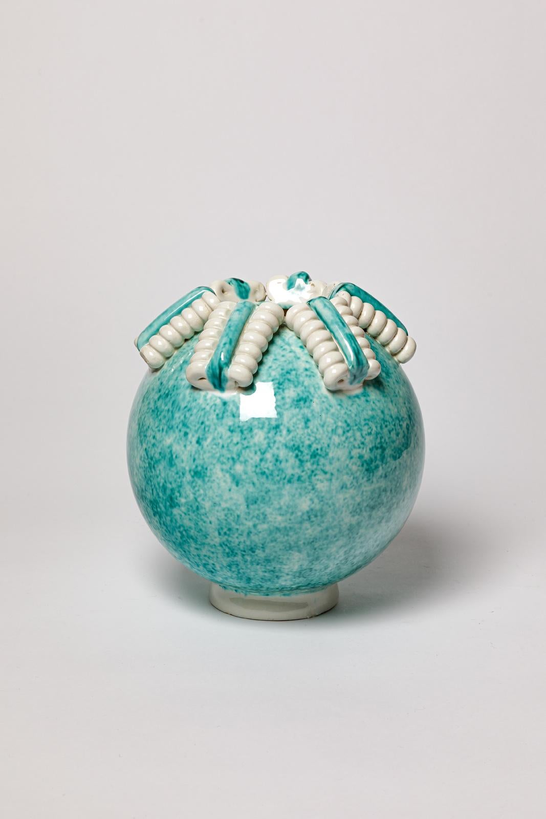 Francese grande vaso in ceramica bianca e greca art déco del XX secolo di Gustave Asch 1940 in vendita