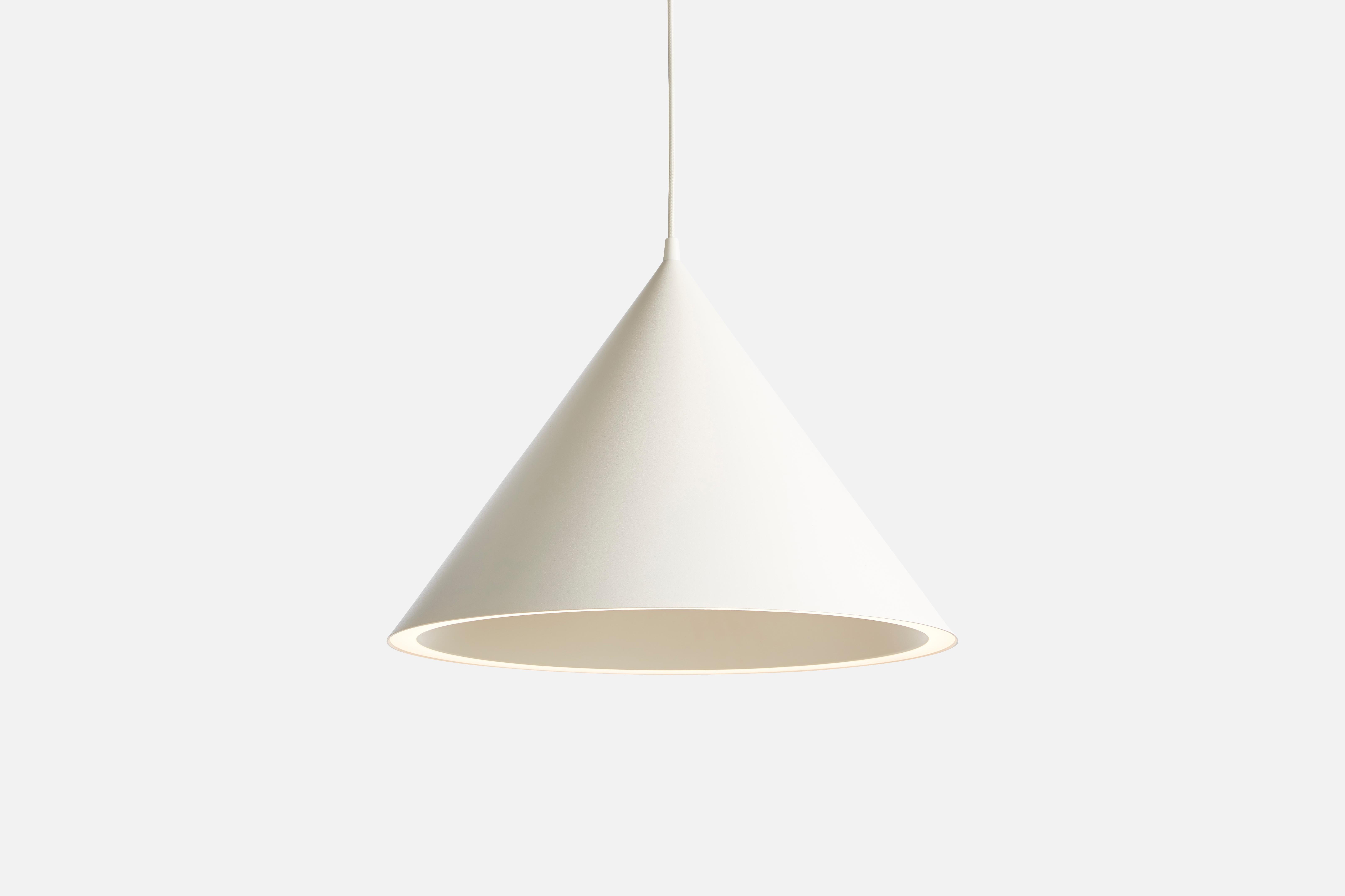 Large white Annular pendant lamp by MSDS Studio
Materials: aluminum.
Dimensions: D 46.8 x H 32.4 cm
Available in white or black.
Available in 2 sizes: D32, D46.8 cm.

MSDS STUDIO is a successful Canadian design studio that works in interior,