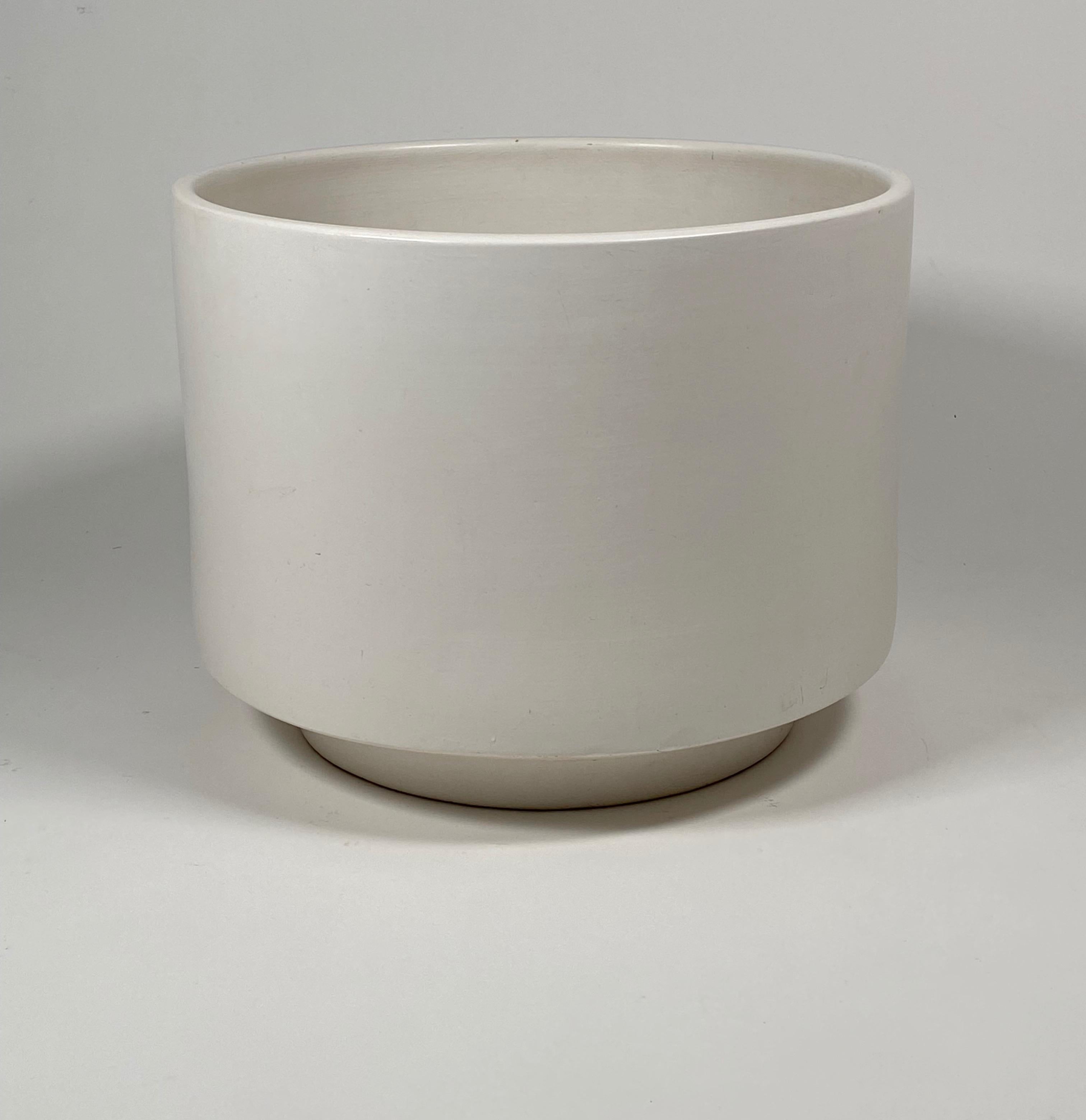 Large white Gainey Ceramics planter 19.25