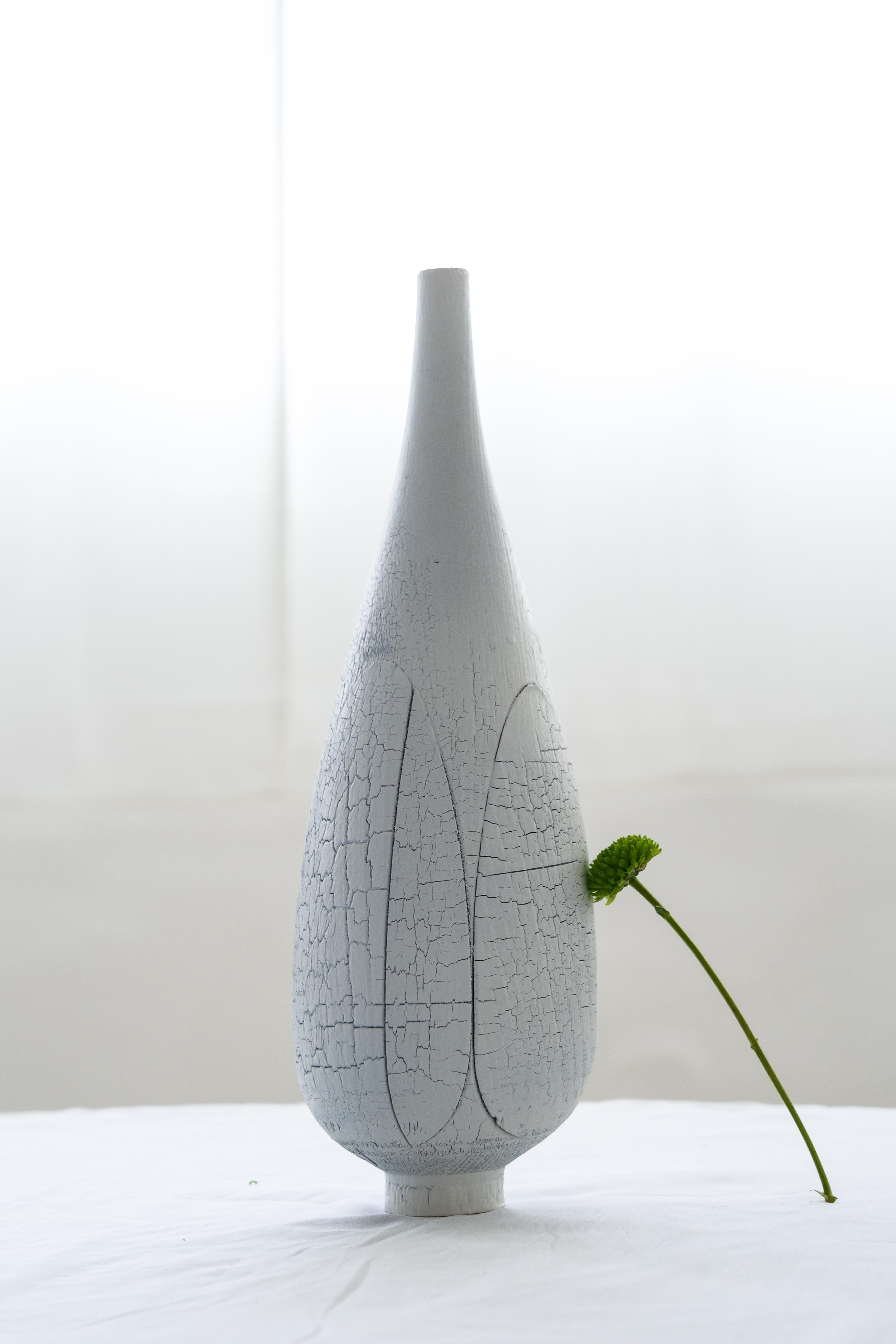 Large White Burnt Beech Vase by Daniel Elkayam In New Condition For Sale In Geneve, CH