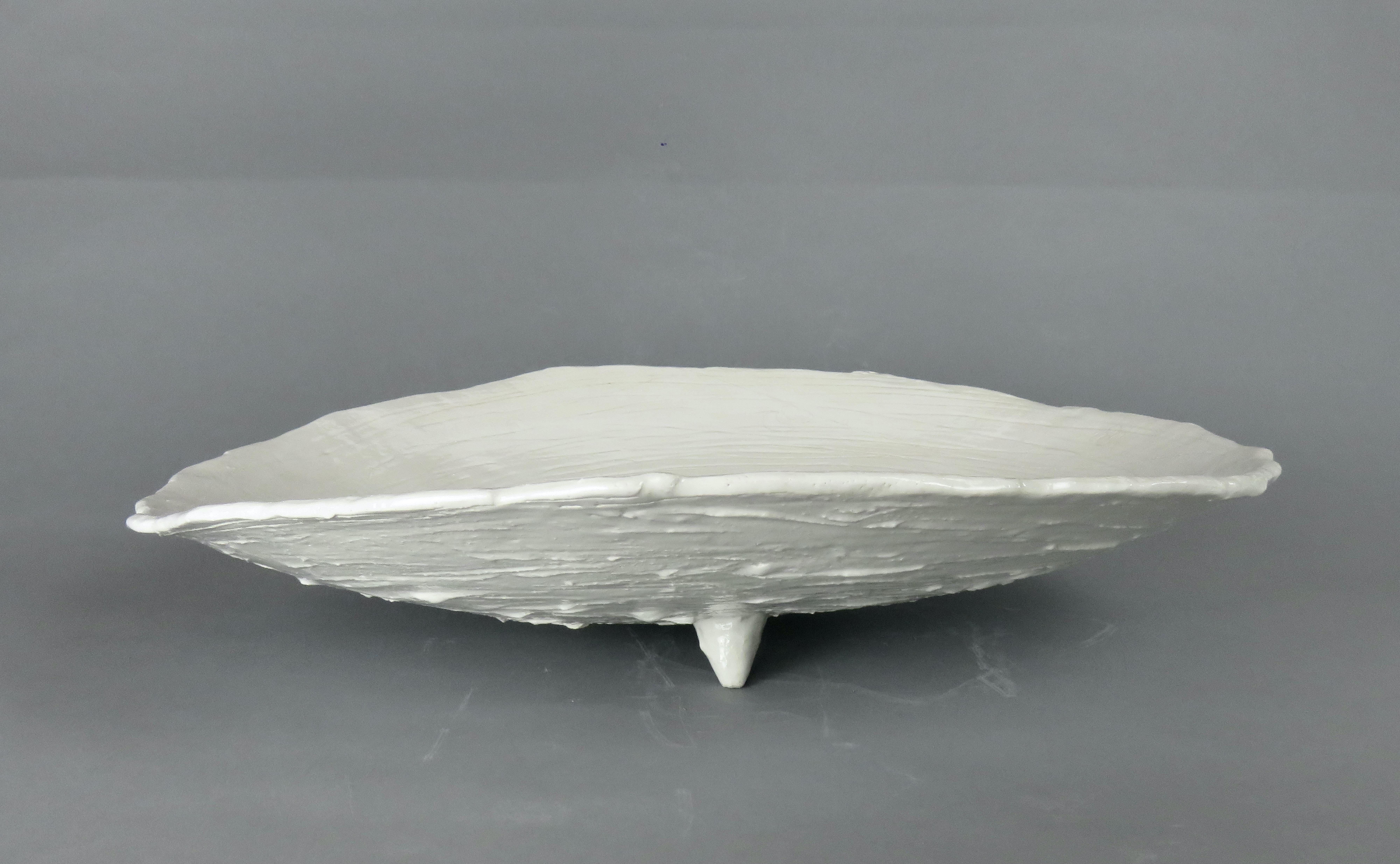 American Large White Ceramic Bowl on Tripod Feet, Wave Rim with Hand Drawn Interior For Sale