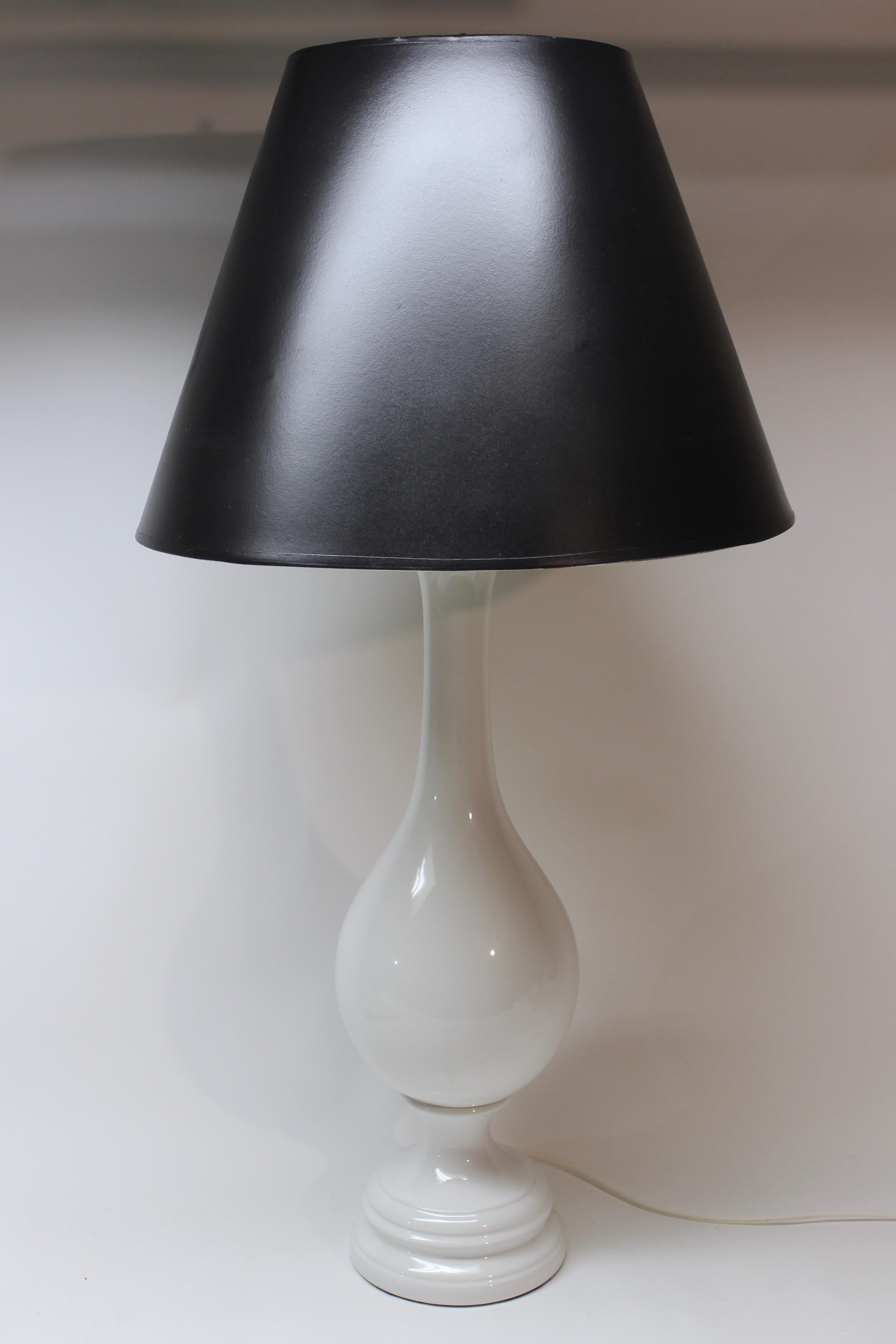 20th Century Large White Ceramic Table Lamp For Sale