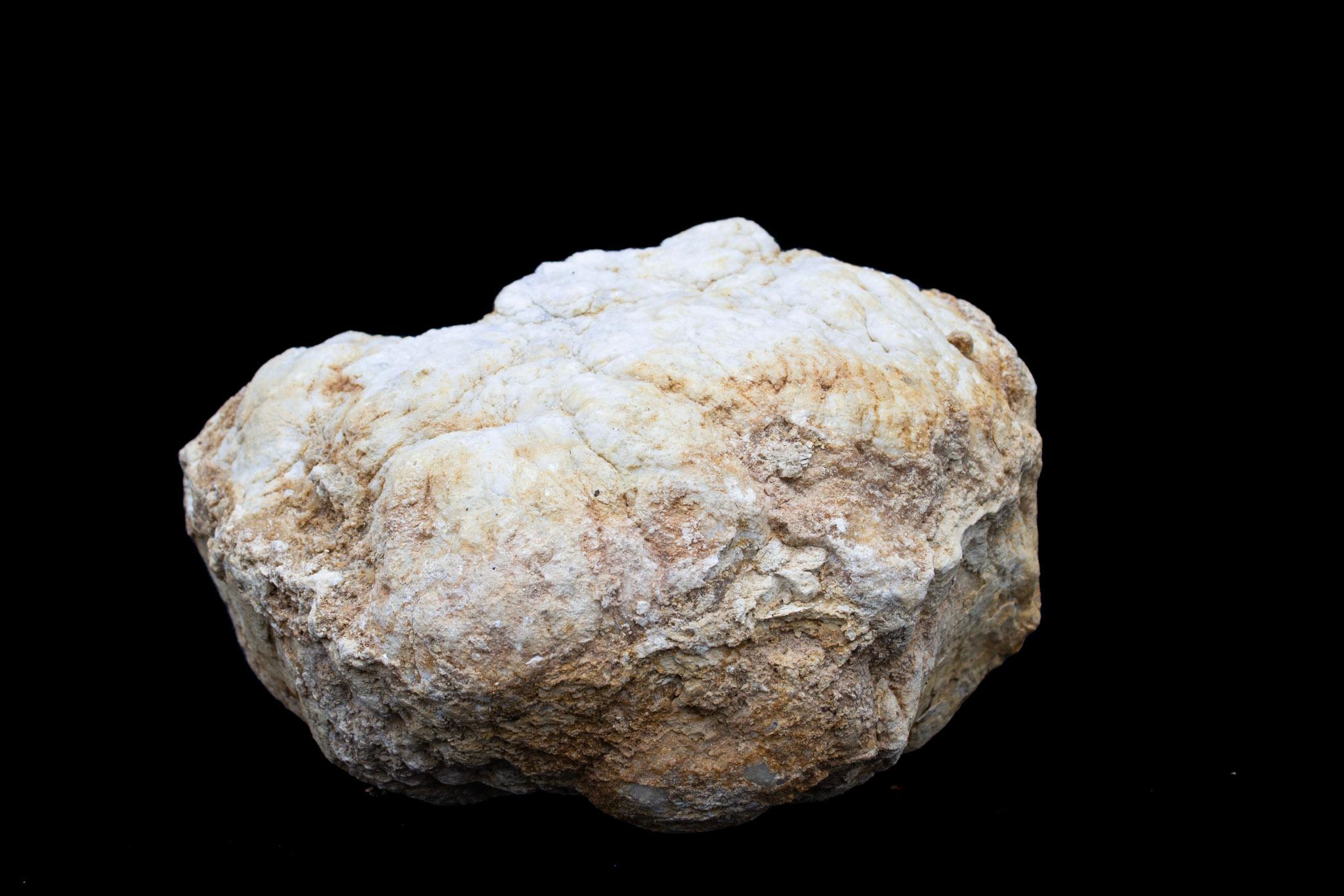Großer weißer Kristall-Geode mit natürlicher Barockperle im Zustand „Hervorragend“ im Angebot in Dublin, Dalkey
