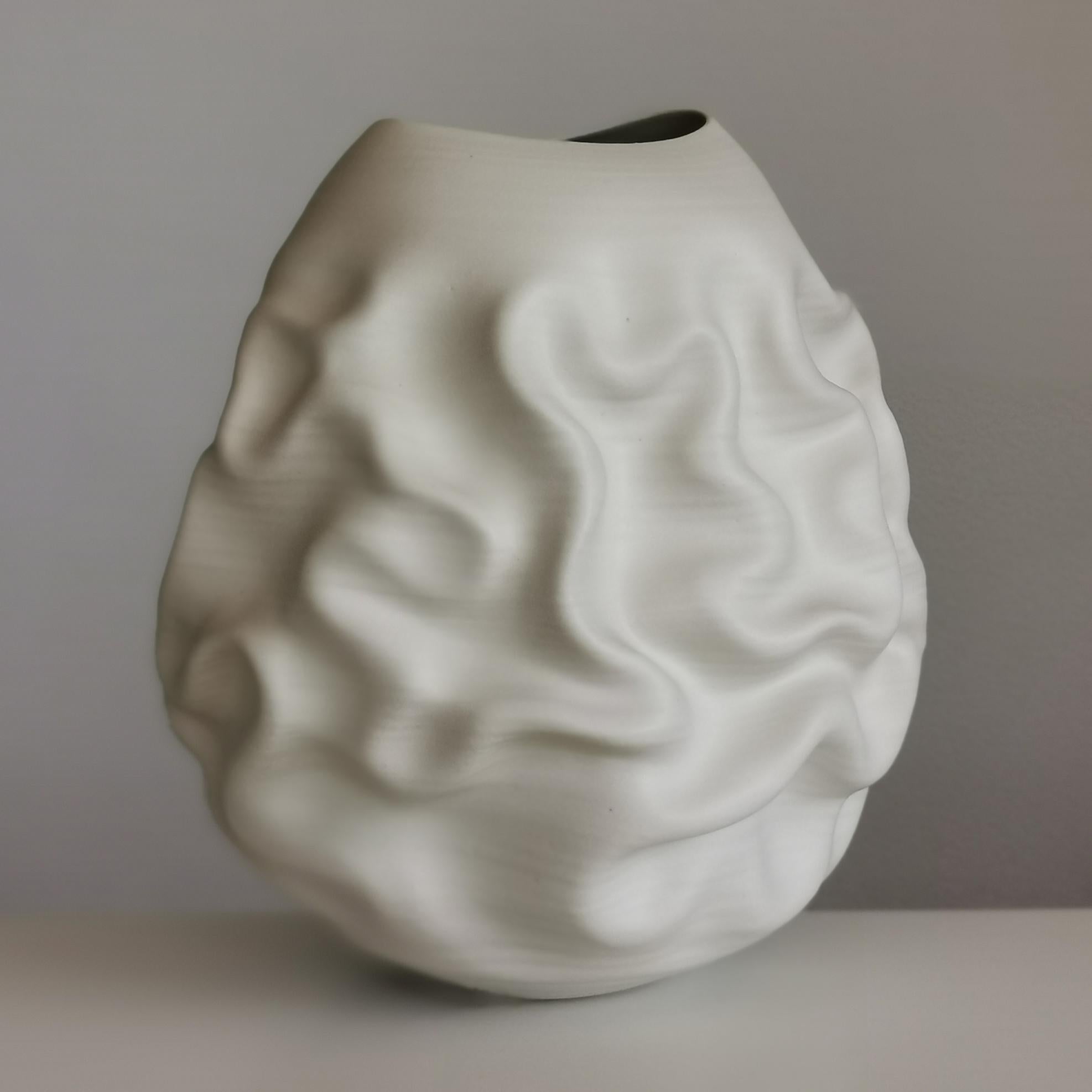 Large White Dehydrated Form No 33, Ceramic Vessel by Nicholas Arroyave-Portela In New Condition In London, GB