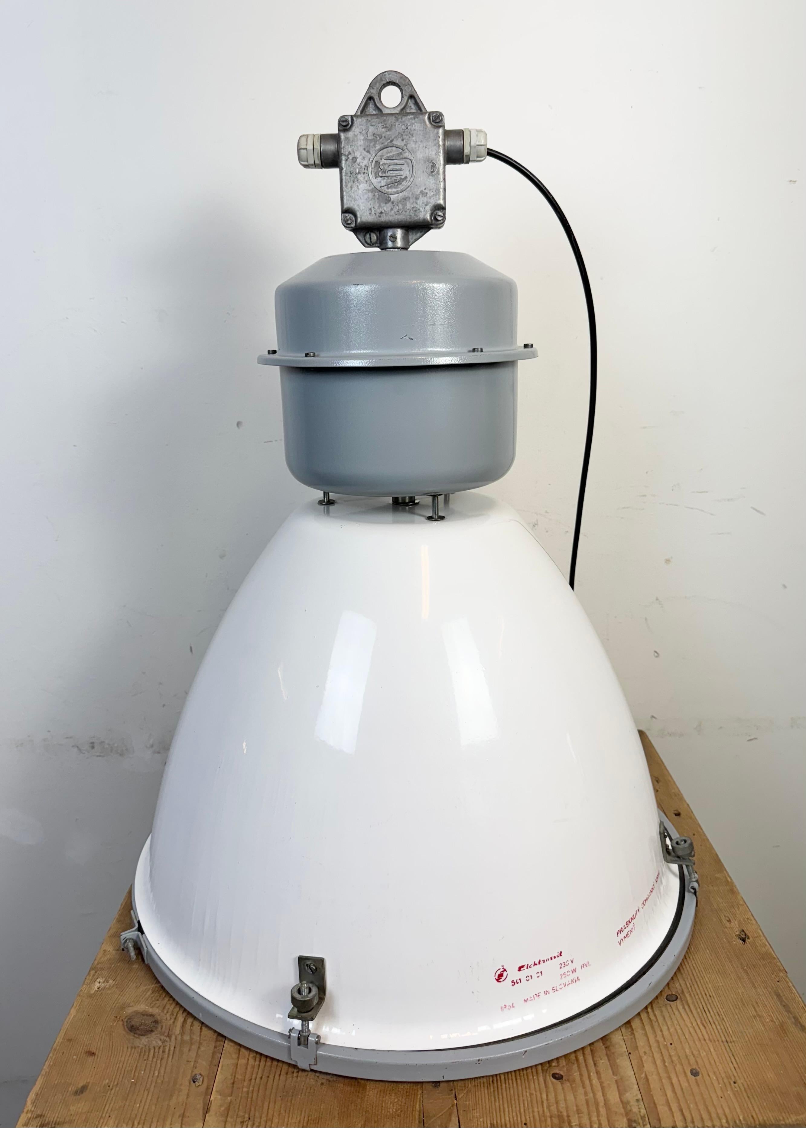 Large White Enamel Industrial Lamp with Clear Glass Cover from Elektrosvit For Sale 9