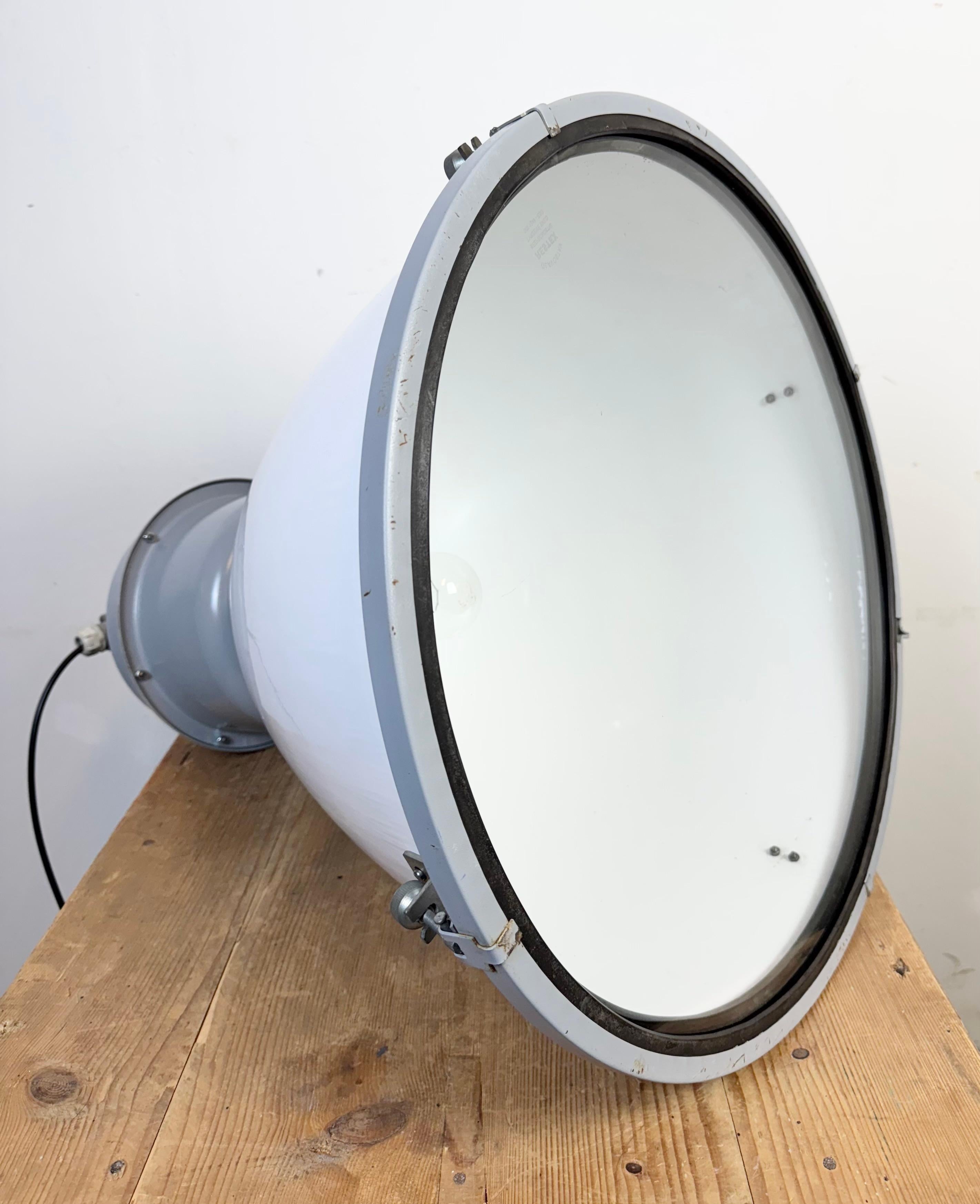 Large White Enamel Industrial Lamp with Clear Glass Cover from Elektrosvit For Sale 10