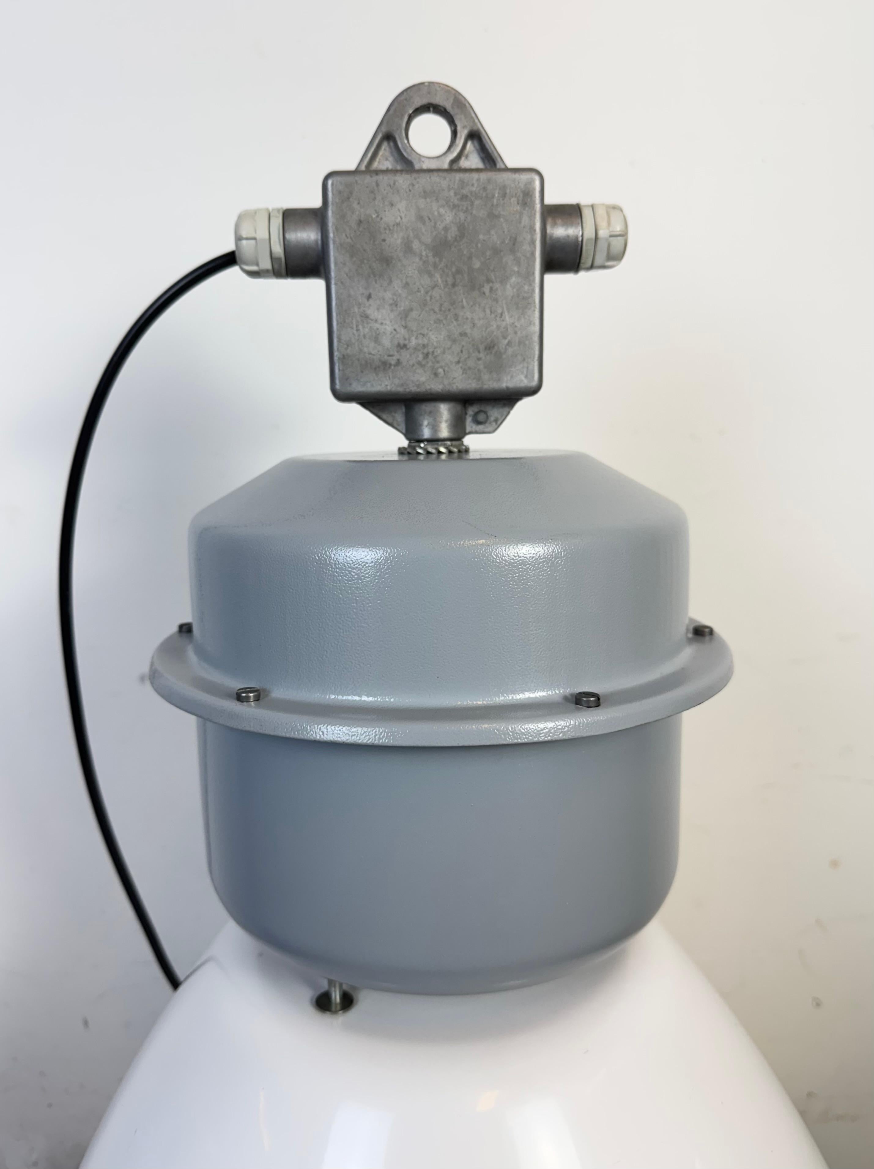 Large White Enamel Industrial Lamp with Clear Glass Cover from Elektrosvit For Sale 12