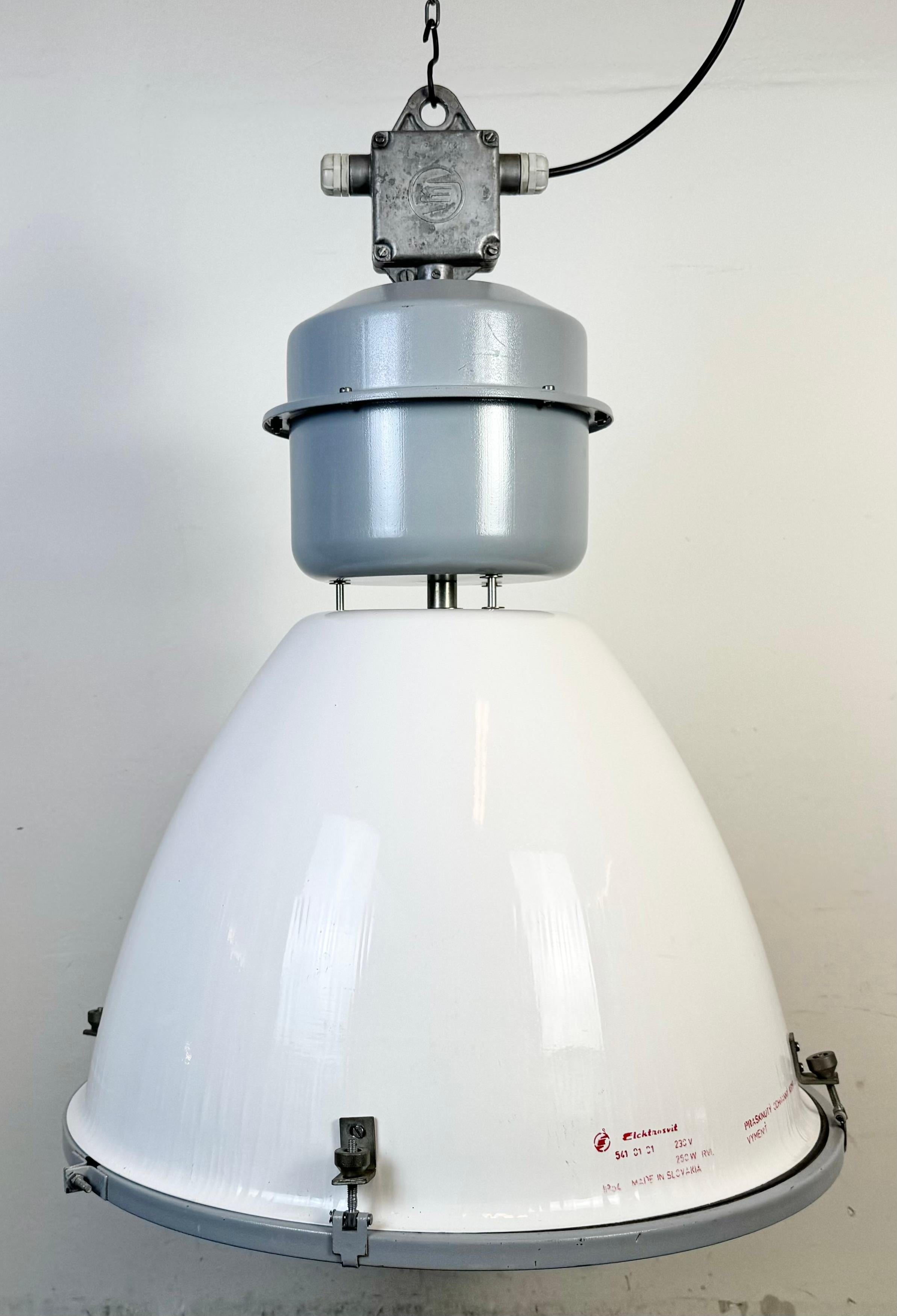 Slovak Large White Enamel Industrial Lamp with Clear Glass Cover from Elektrosvit For Sale