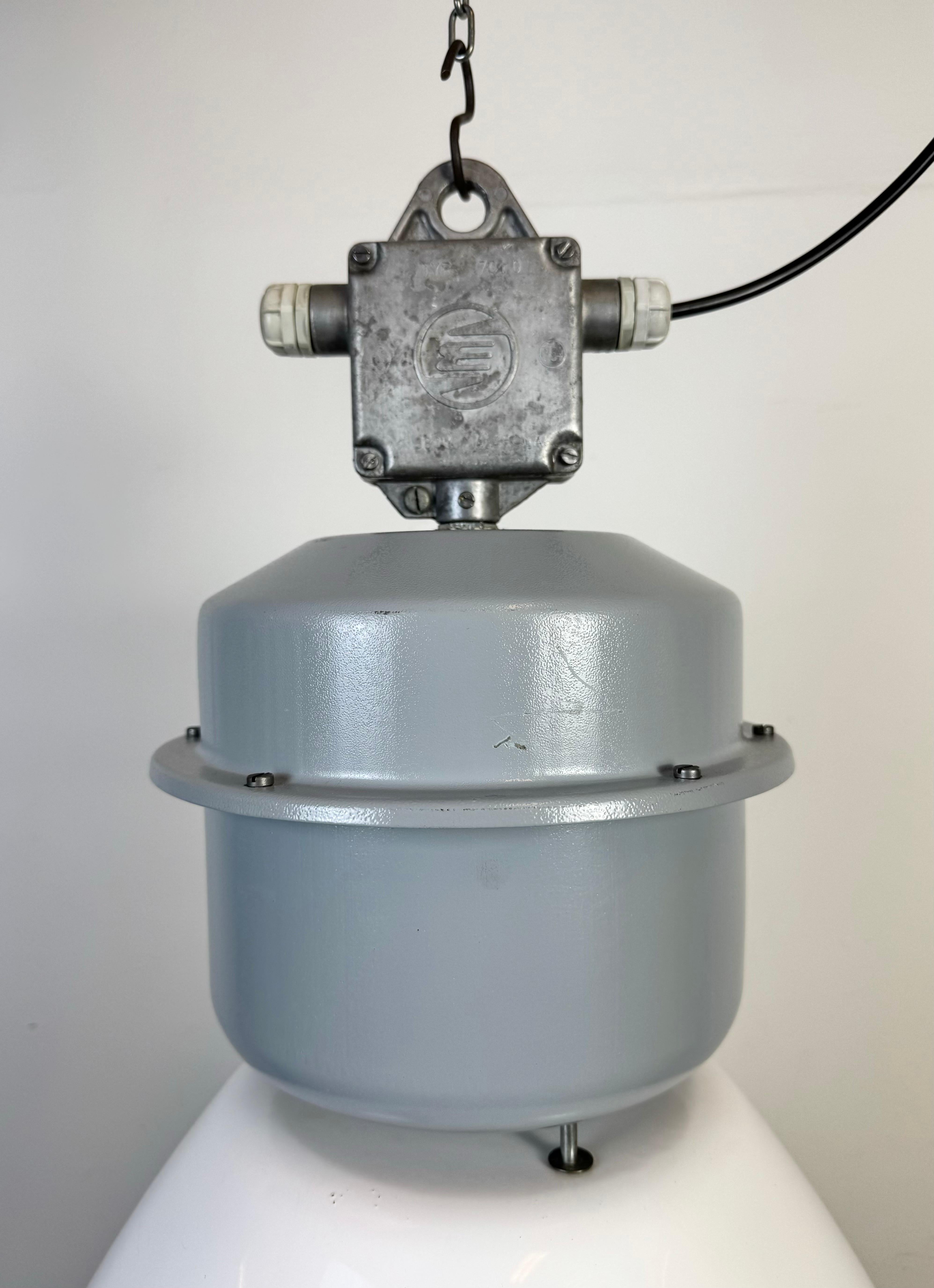 Aluminum Large White Enamel Industrial Lamp with Clear Glass Cover from Elektrosvit For Sale