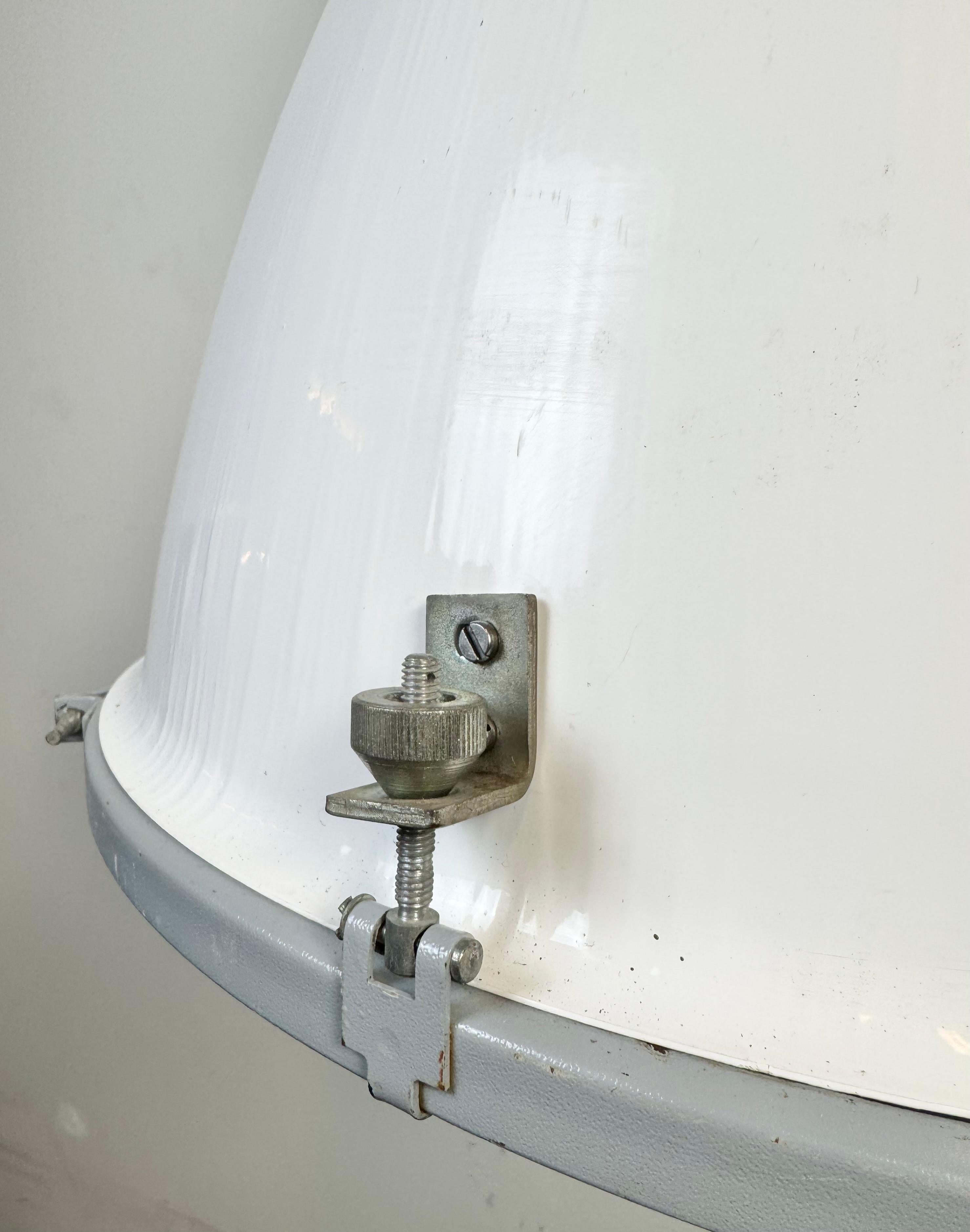 Large White Enamel Industrial Lamp with Clear Glass Cover from Elektrosvit For Sale 3