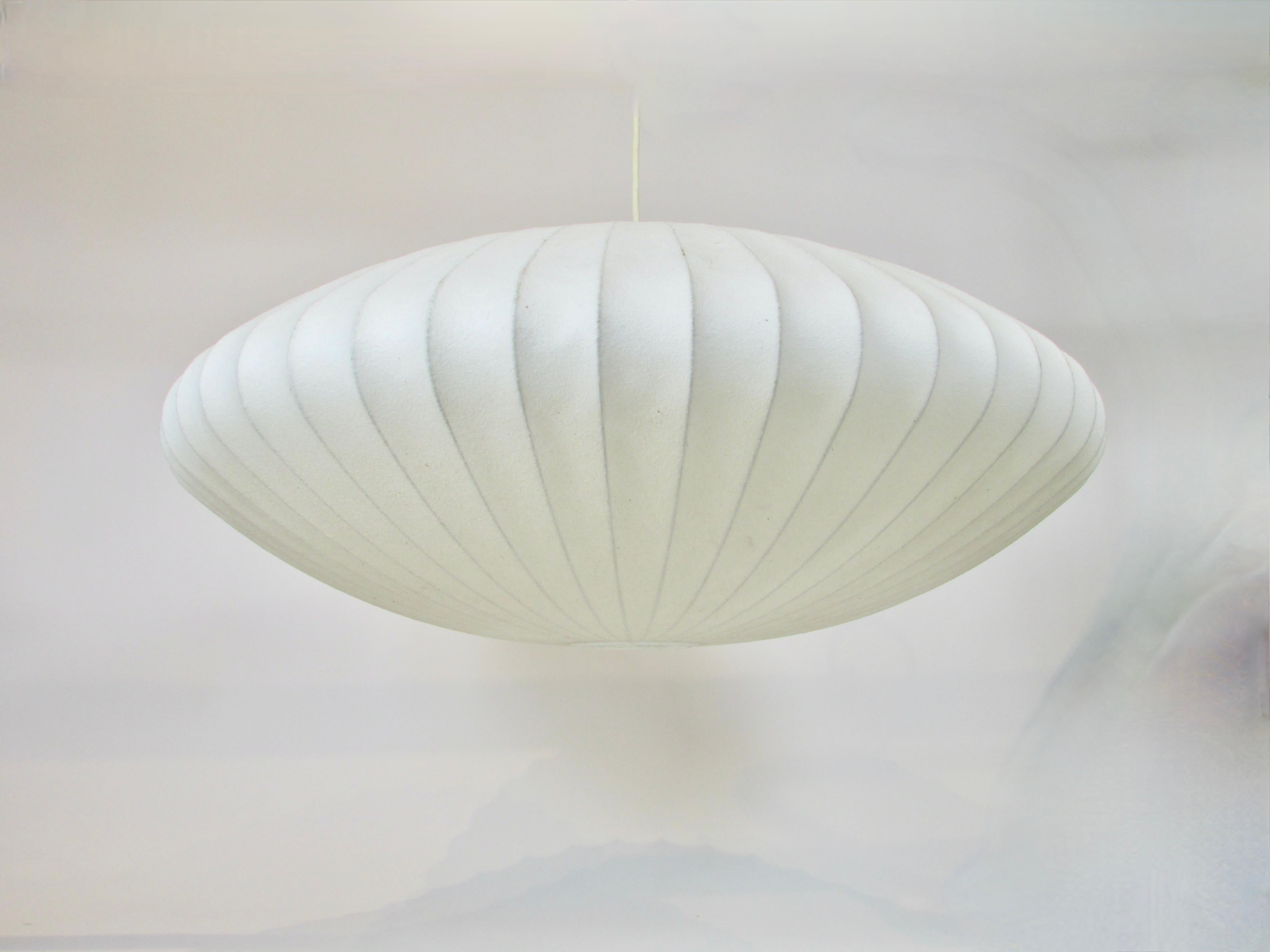 Large White George Nelson Howard Miller Style Flying Saucer Bubble Lamp In Good Condition In Ferndale, MI