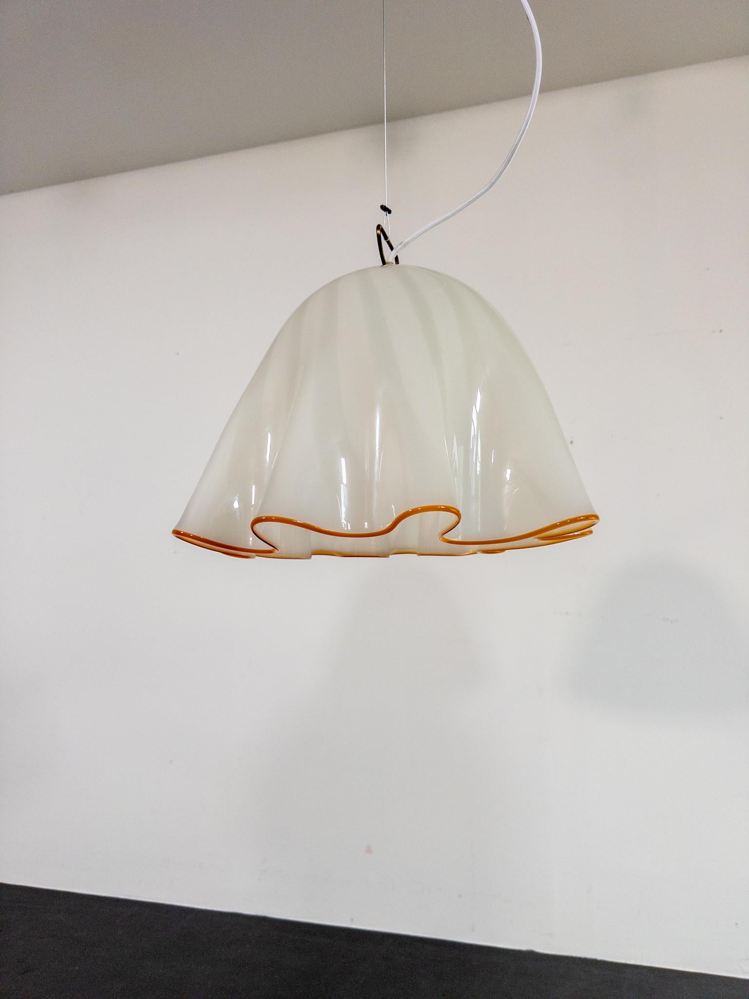 Gran lámpara colgante de cristal blanco de Kalmar Fazzoletto, década de 1970 en venta 2