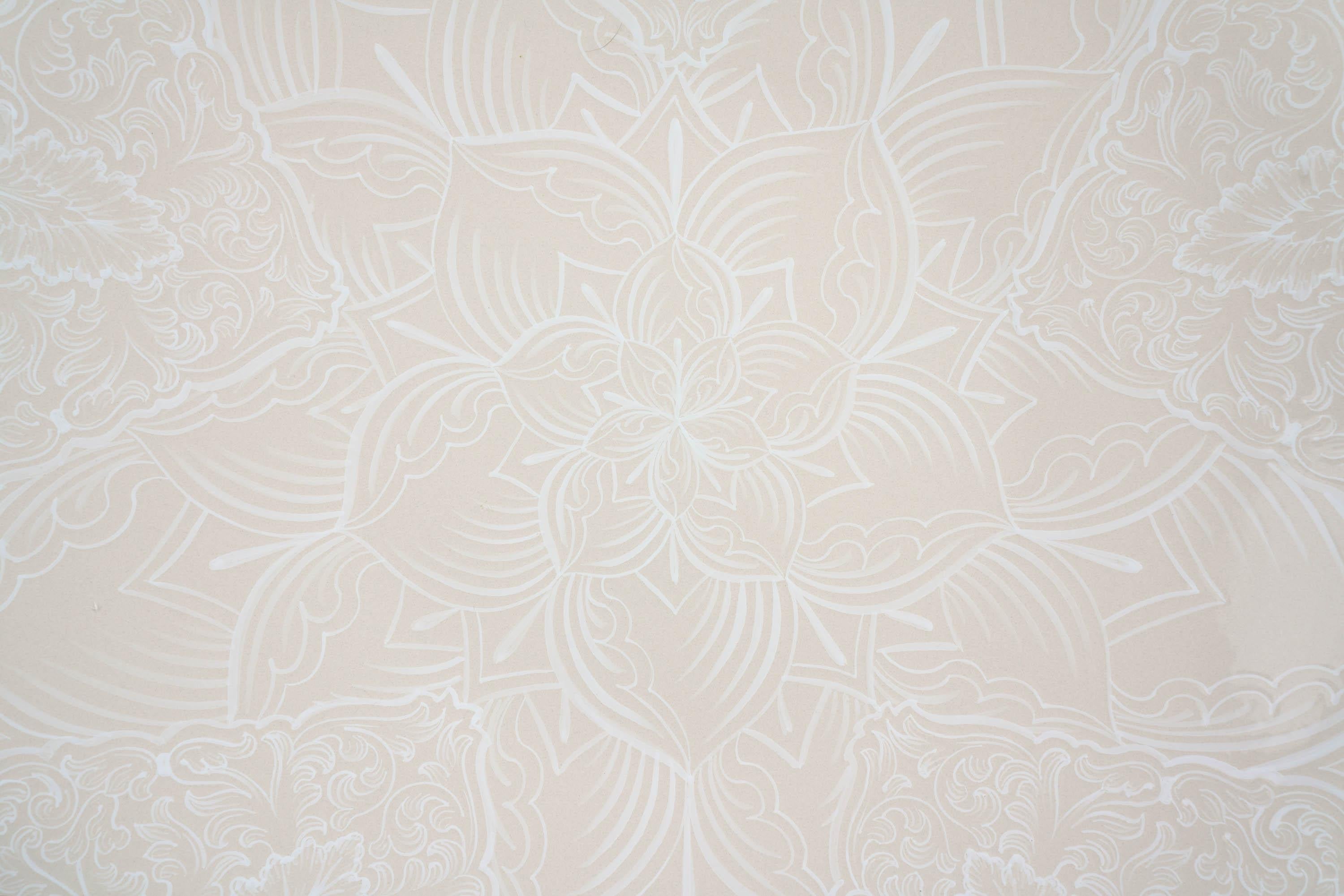 Contemporary Large White Gold Ceramic Plate Majolica, Decorative Wall Dish, Bowl Deruta Italy For Sale