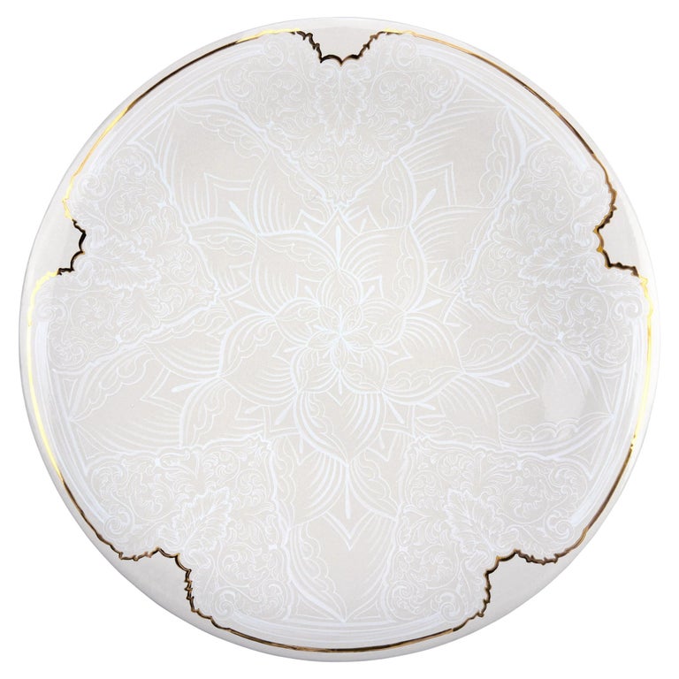Large White Gold Ceramic Plate Majolica, Decorative Wall Dish, Bowl Deruta Italy For Sale at 1stDibs