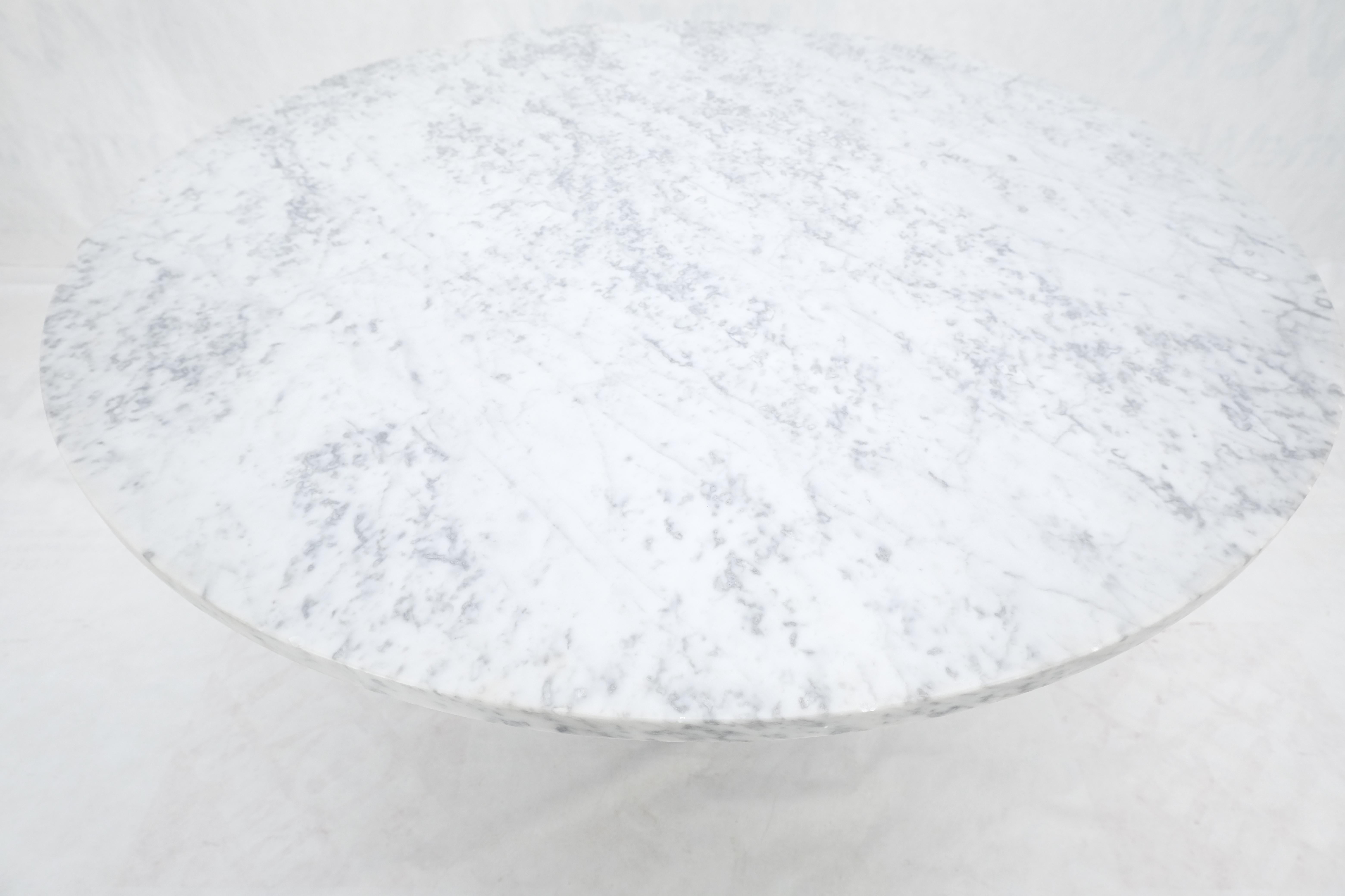 Grande table de salle à manger ronde à plateau de marbre blanc gris 54