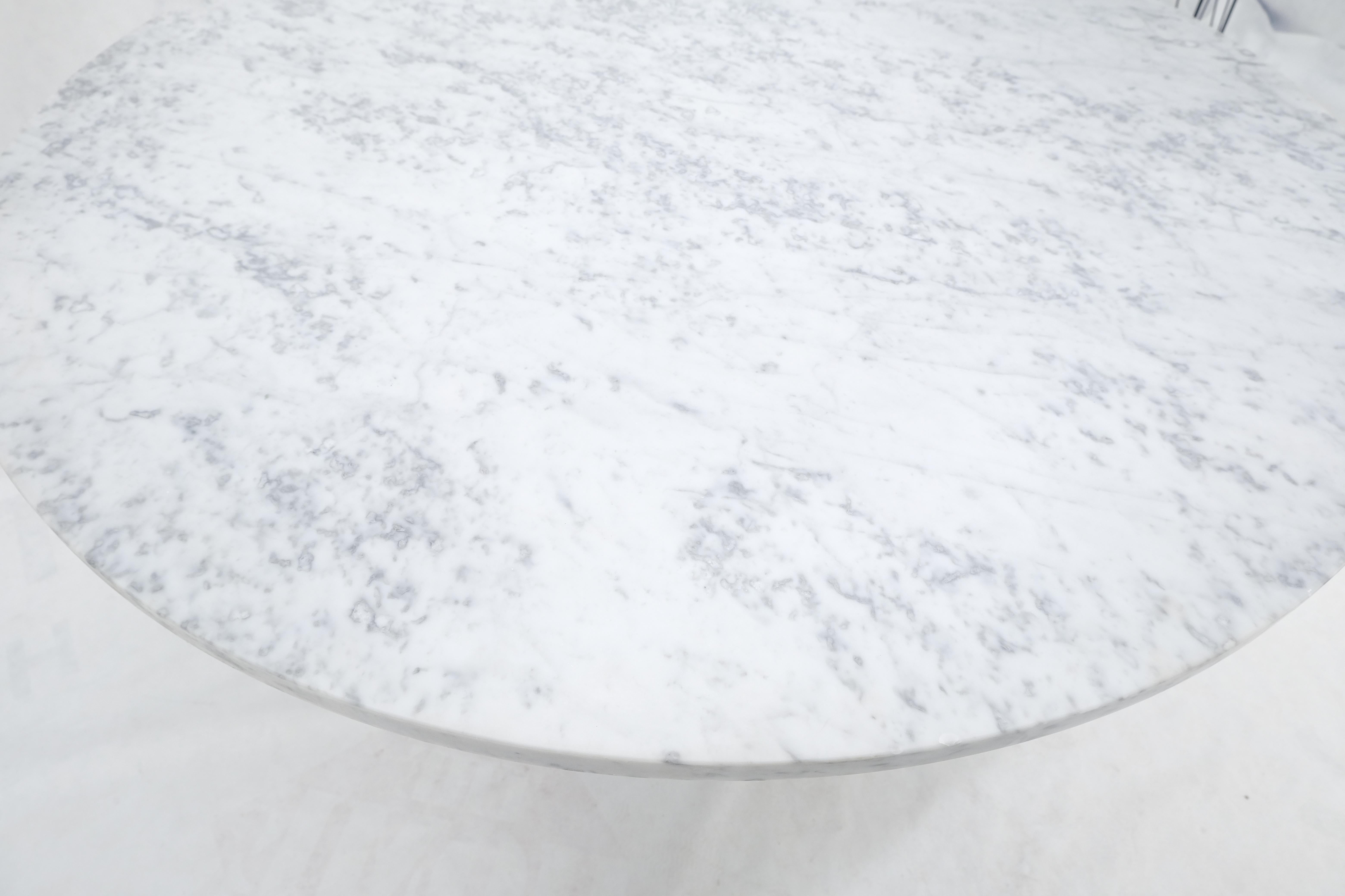 Grande table de salle à manger ronde à plateau de marbre blanc gris 54