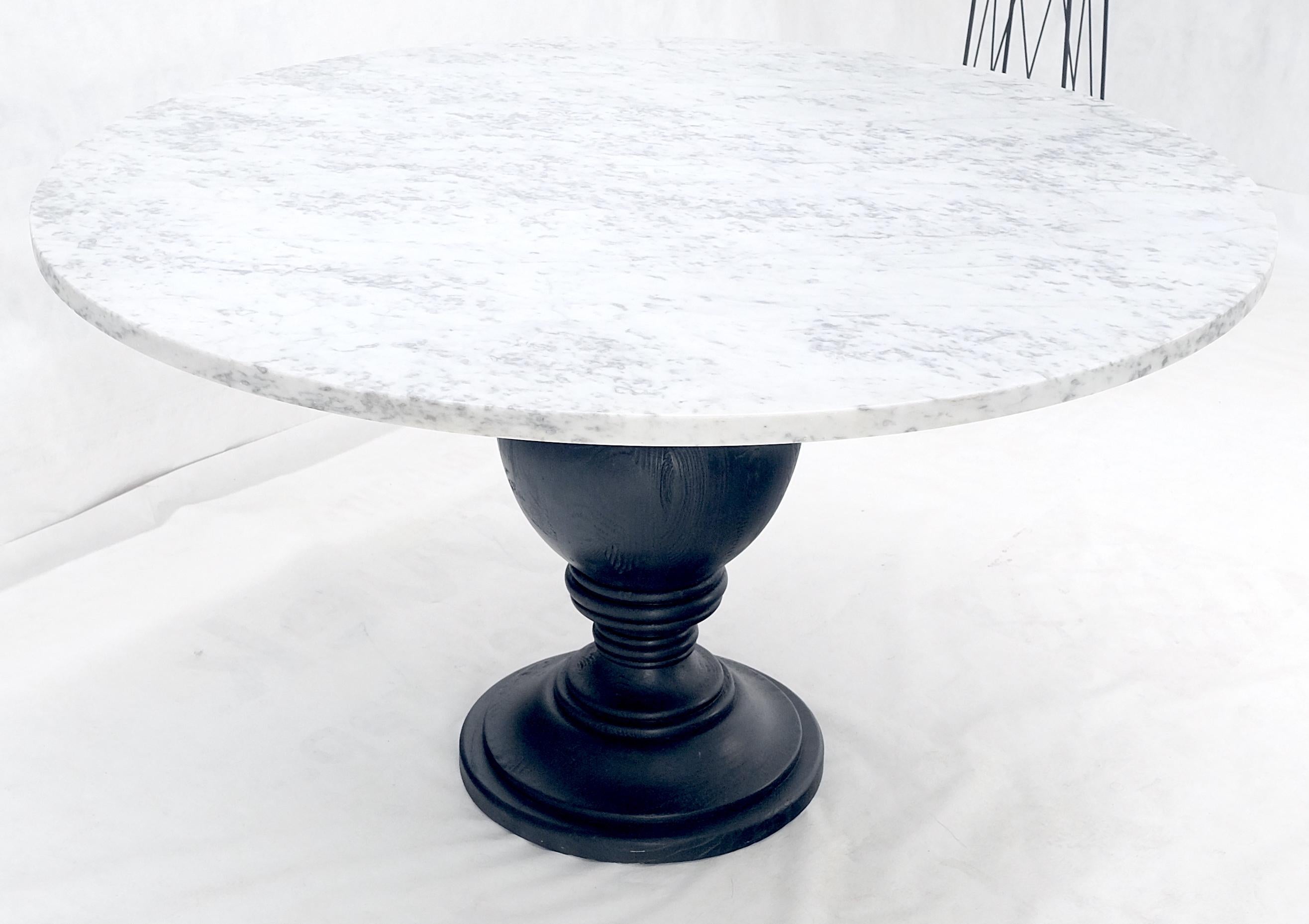 Grande table de salle à manger ronde à plateau de marbre blanc gris 54