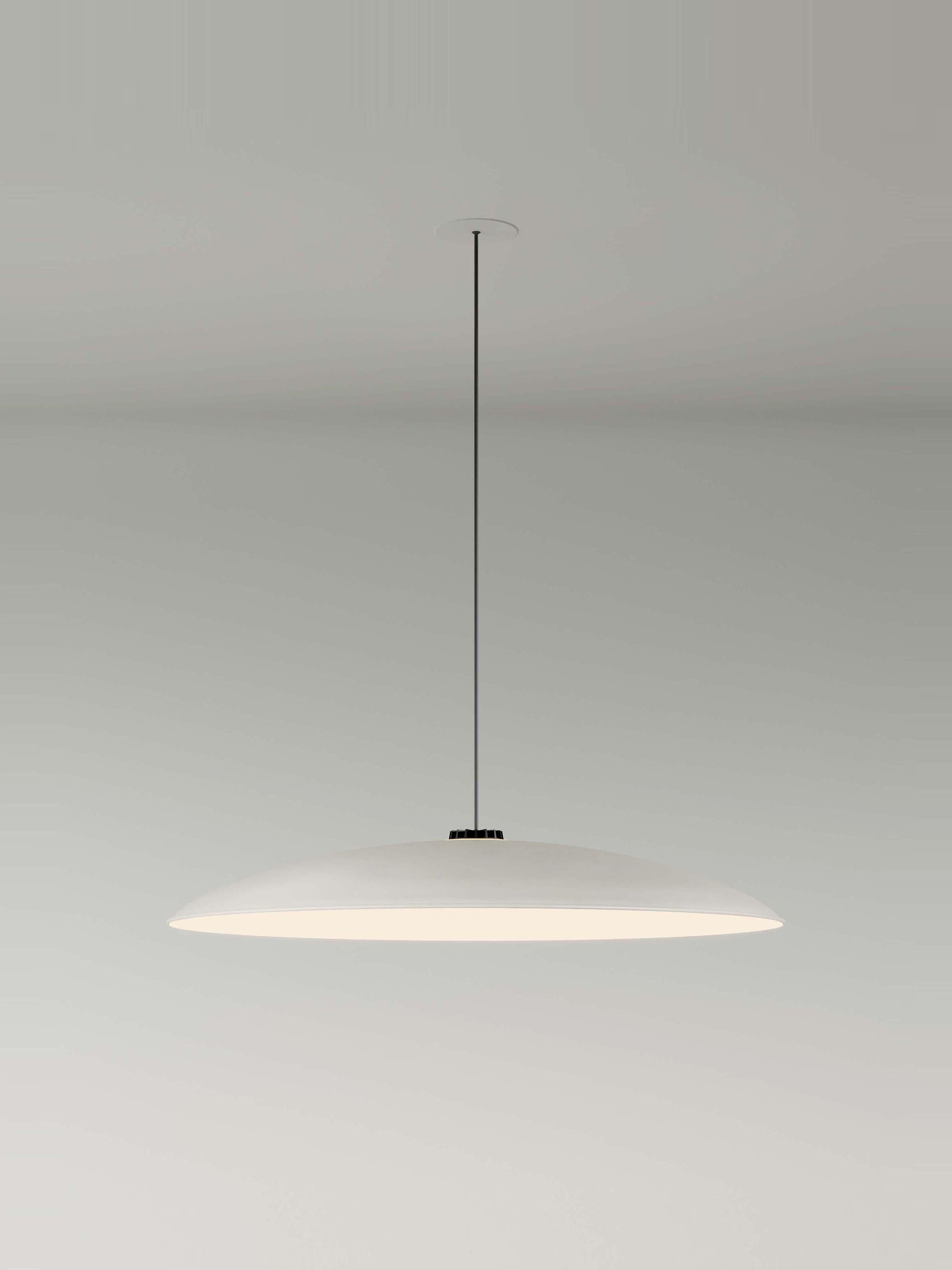Large white headhat plate pendant lamp by Santa & Cole
Dimensions: D 75 x H 11 cm
Materials: Metal.
Cable length: 3mts.
Available in other colors and sizes. Available in 2 cable lengths: 3mts, 8mts.
Availalble in 2 canopy colors: black or