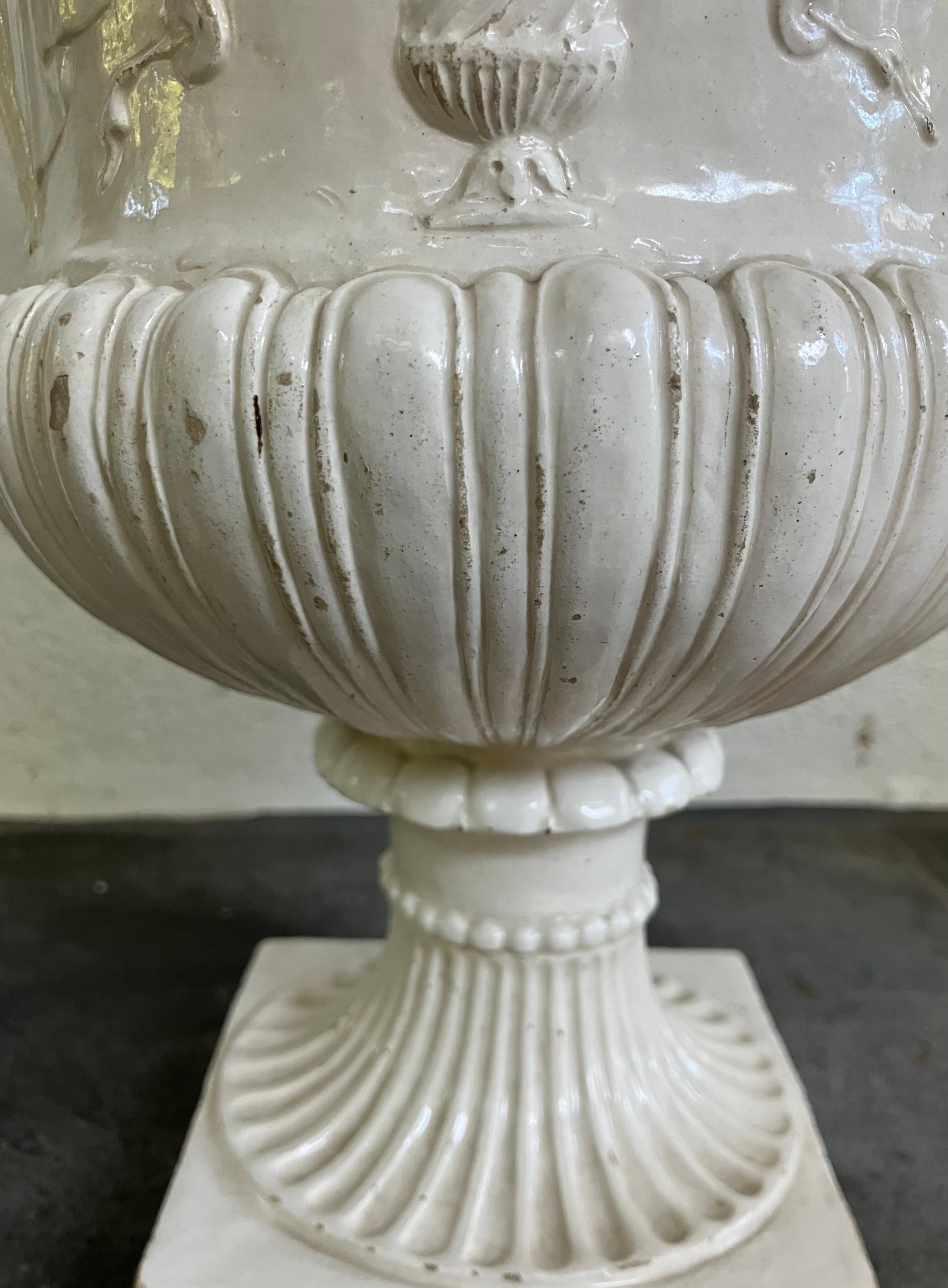 18th Century White Neoclassical Urn For Sale