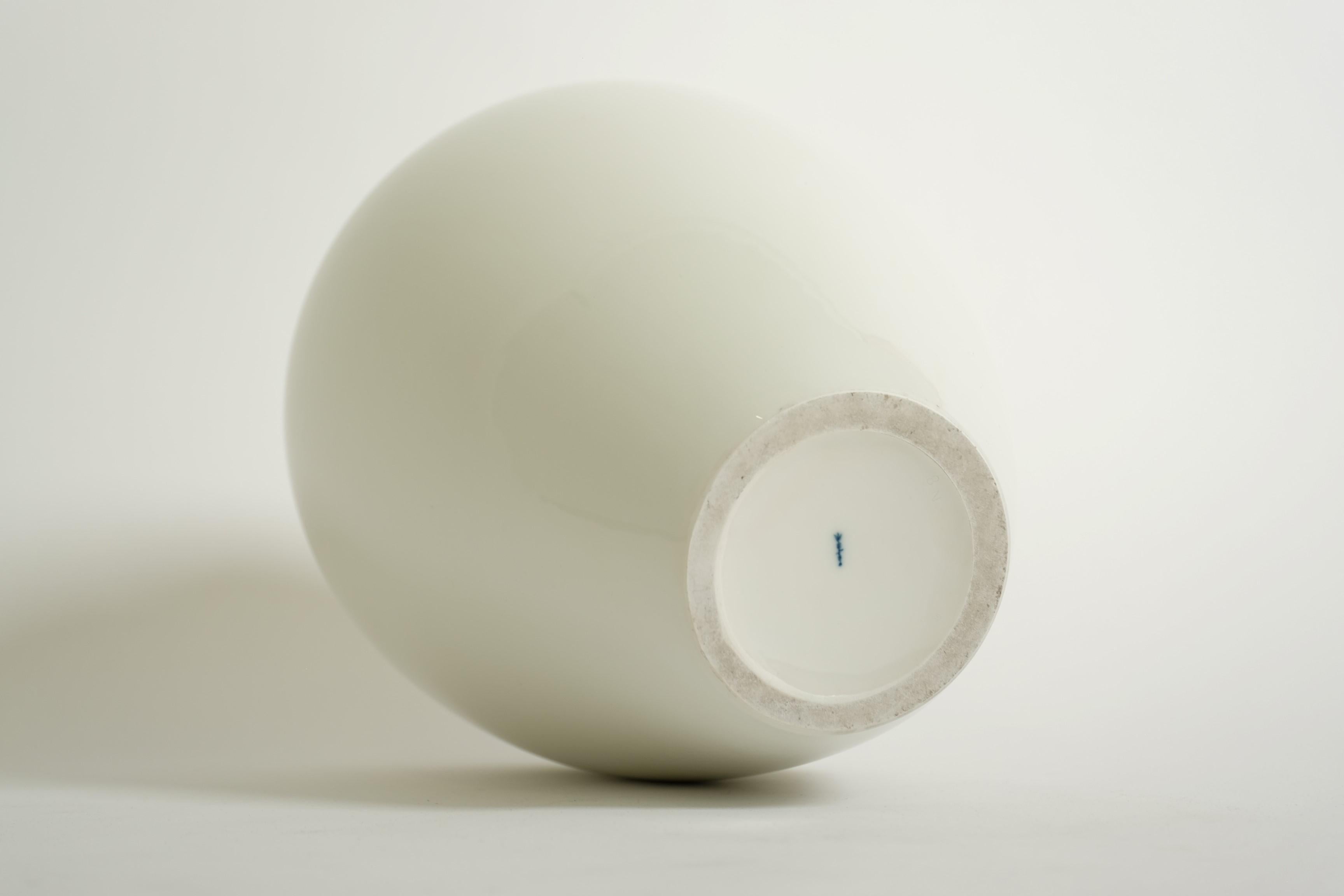 Grande vaso bianco KPM Berlin Porcelain Trude Petri Bauhaus, Germania anni '30 in vendita 10