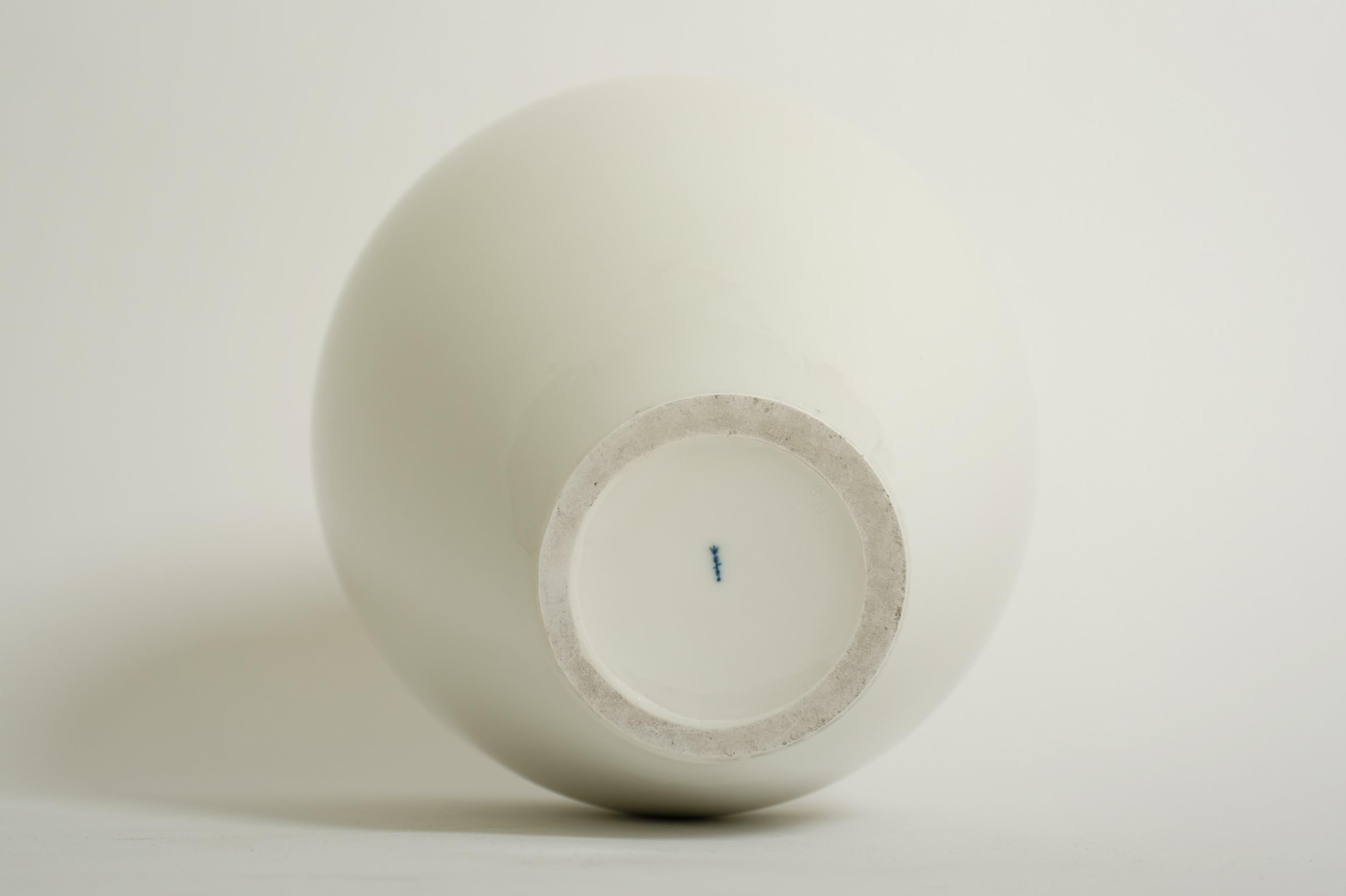 Grande vaso bianco KPM Berlin Porcelain Trude Petri Bauhaus, Germania anni '30 in vendita 11