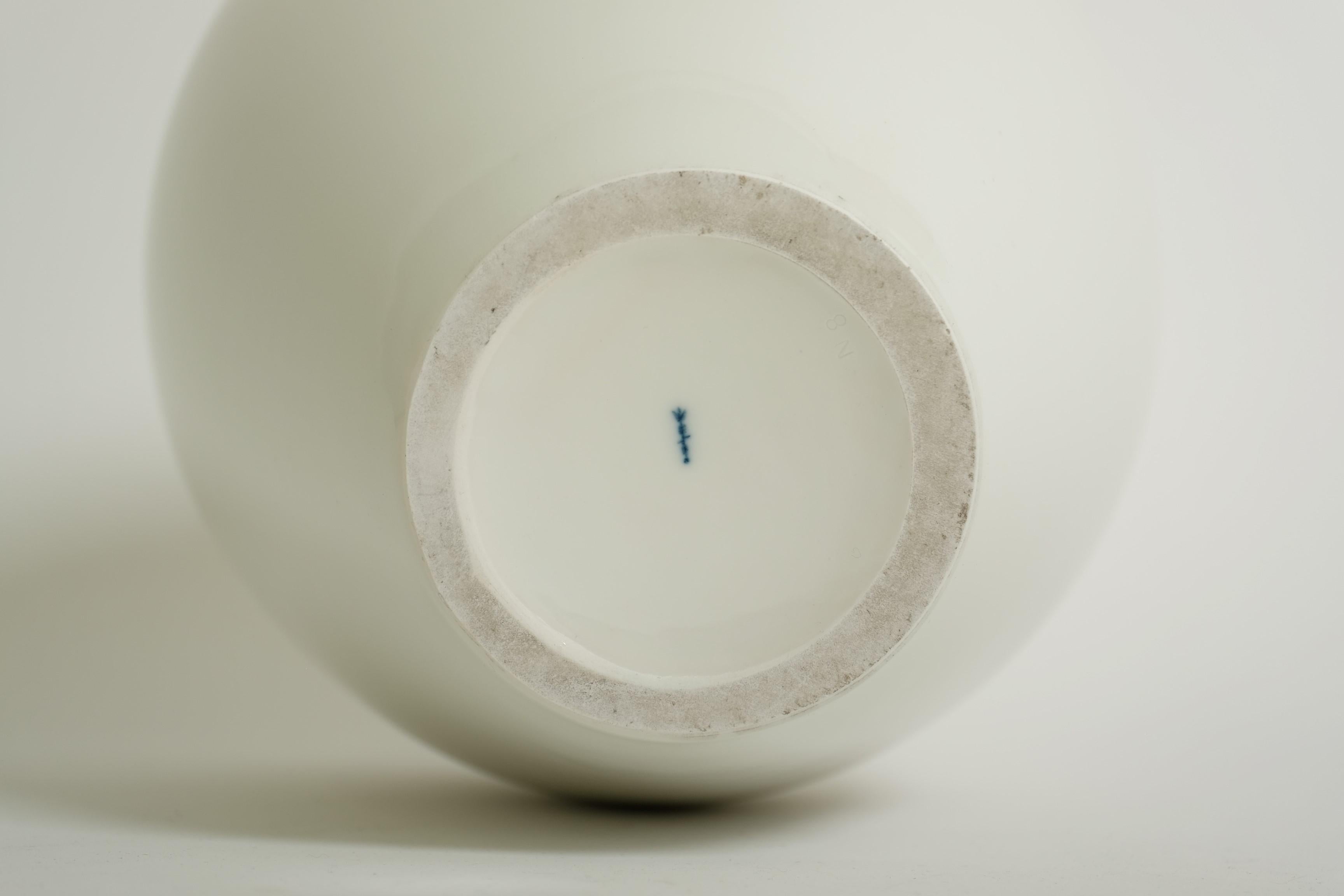 Grande vaso bianco KPM Berlin Porcelain Trude Petri Bauhaus, Germania anni '30 in vendita 12