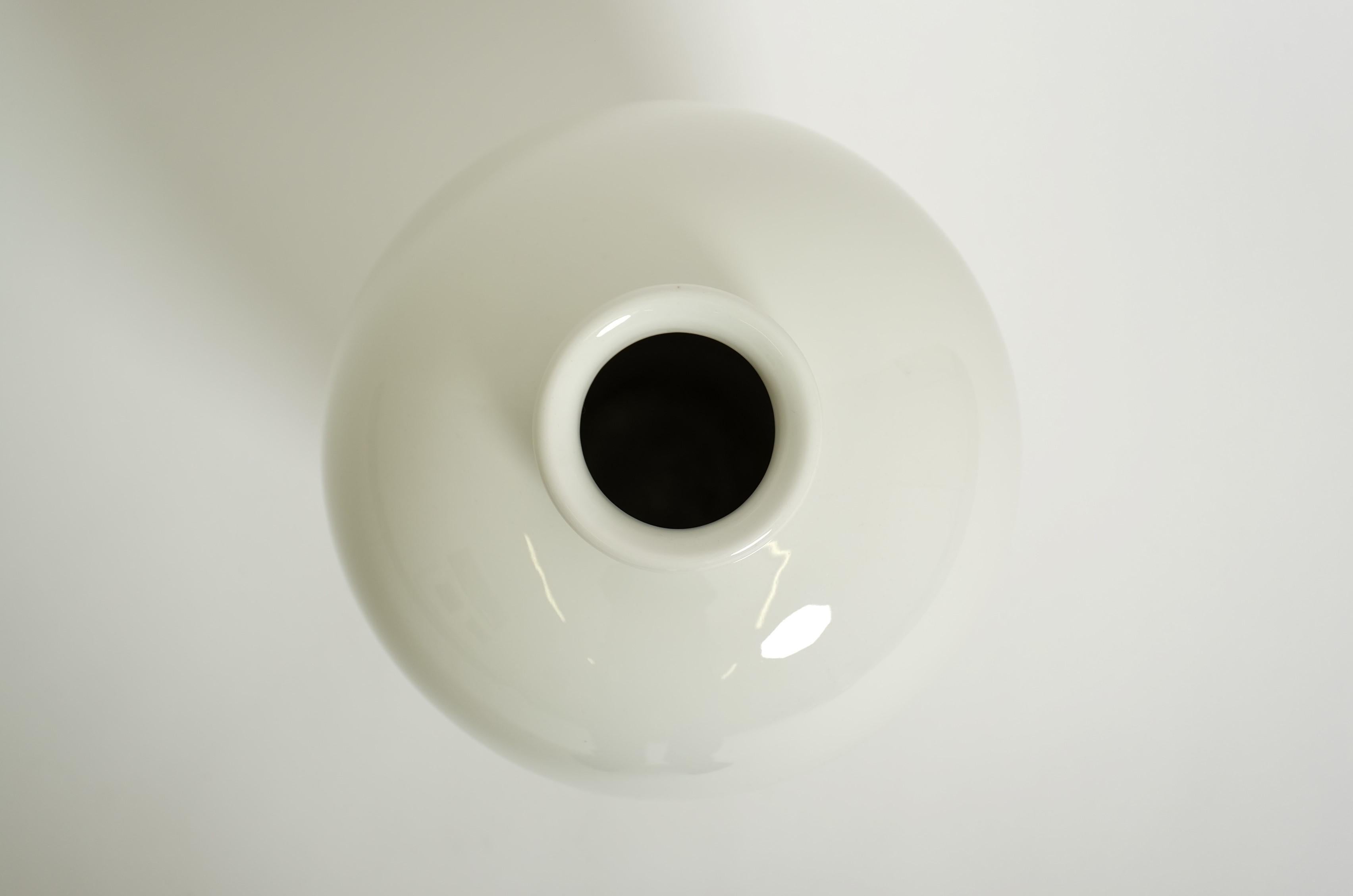 Grande vaso bianco KPM Berlin Porcelain Trude Petri Bauhaus, Germania anni '30 in vendita 1