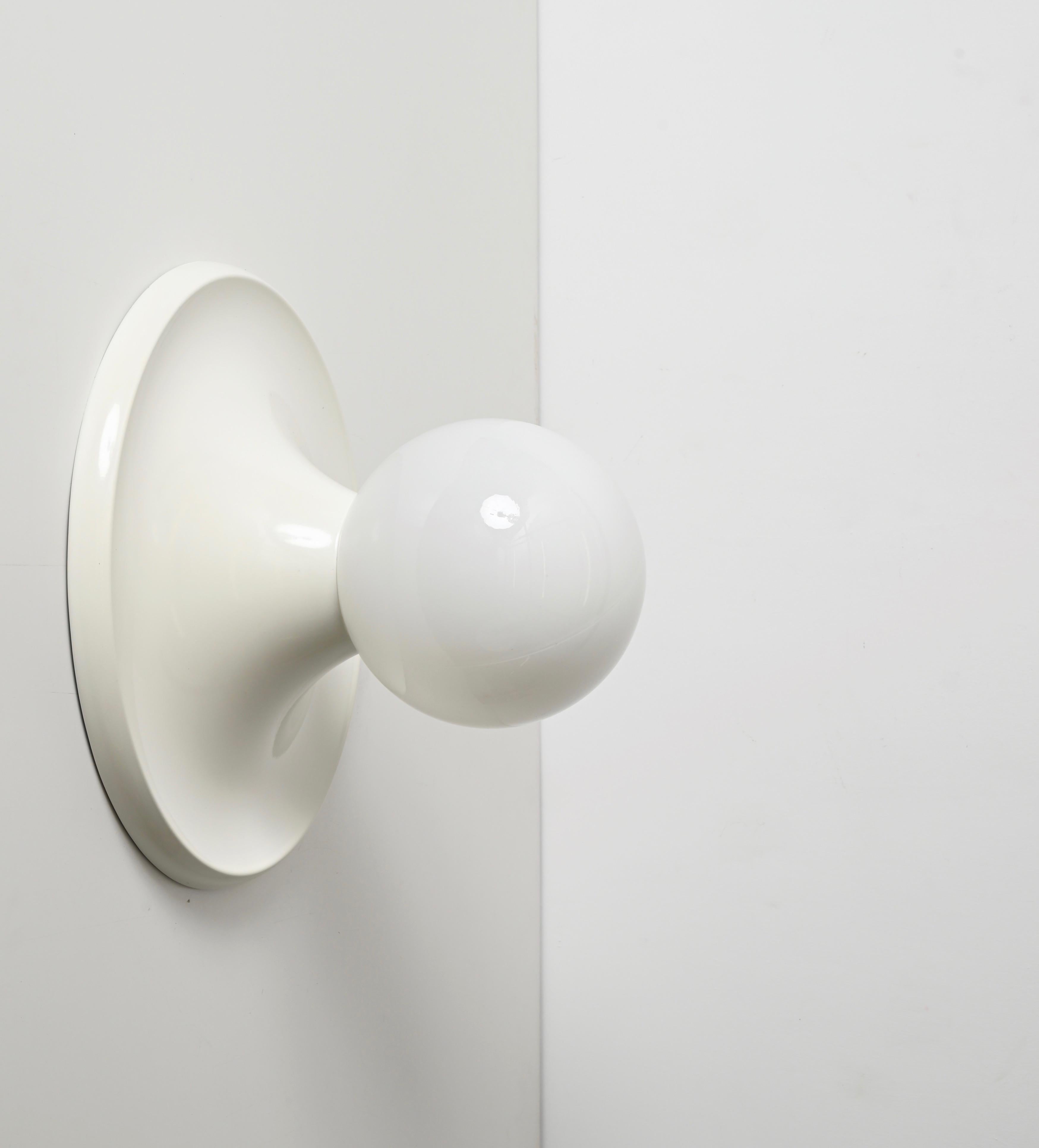 Large White Light Ball Wall or Ceiling Lamps by Castiglioni for Flos, Italy 1960 For Sale 5