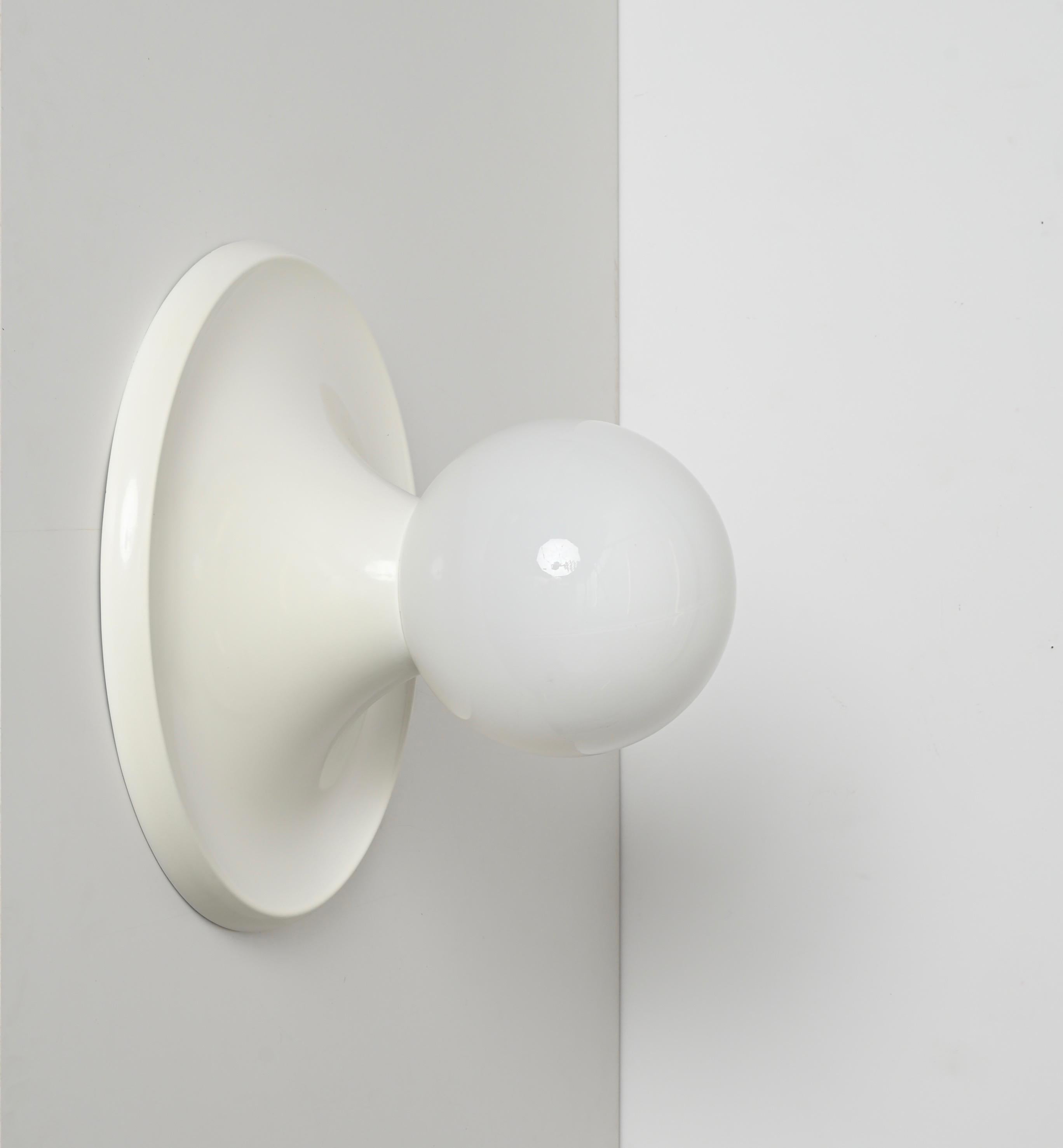 Mid-Century Modern Large White Light Ball Wall or Ceiling Lamps by Castiglioni for Flos, Italy 1960 For Sale