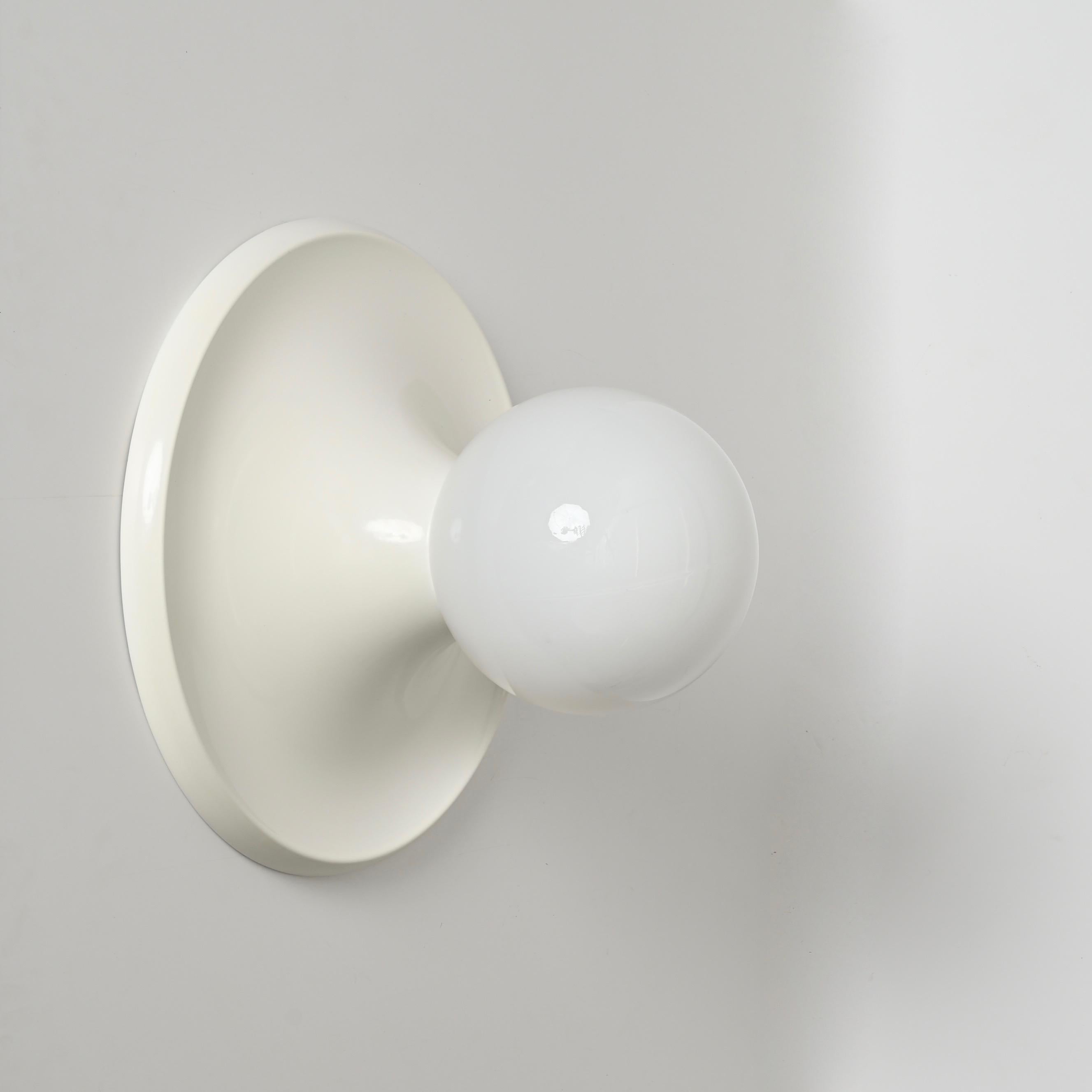 Italian Large White Light Ball Wall or Ceiling Lamps by Castiglioni for Flos, Italy 1960 For Sale