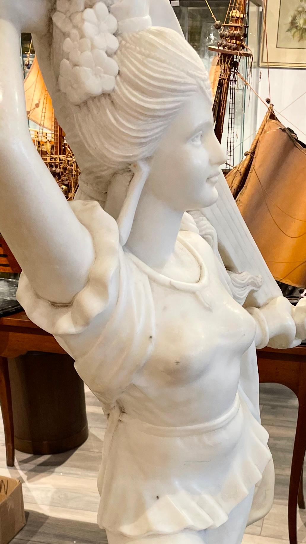Qing Grande statua in marmo bianco di Apsara cinese volante in vendita