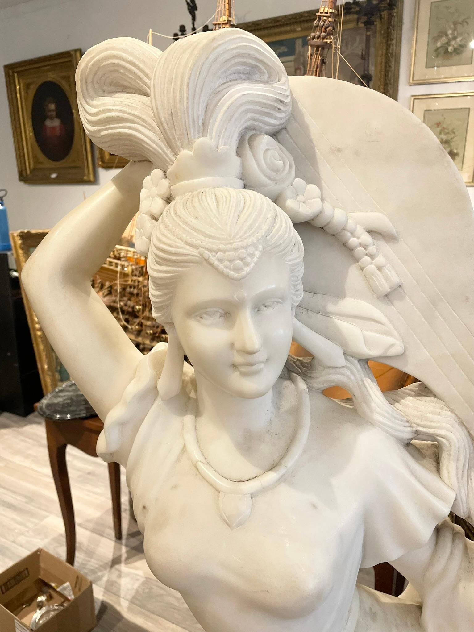 Cinese Grande statua in marmo bianco di Apsara cinese volante in vendita