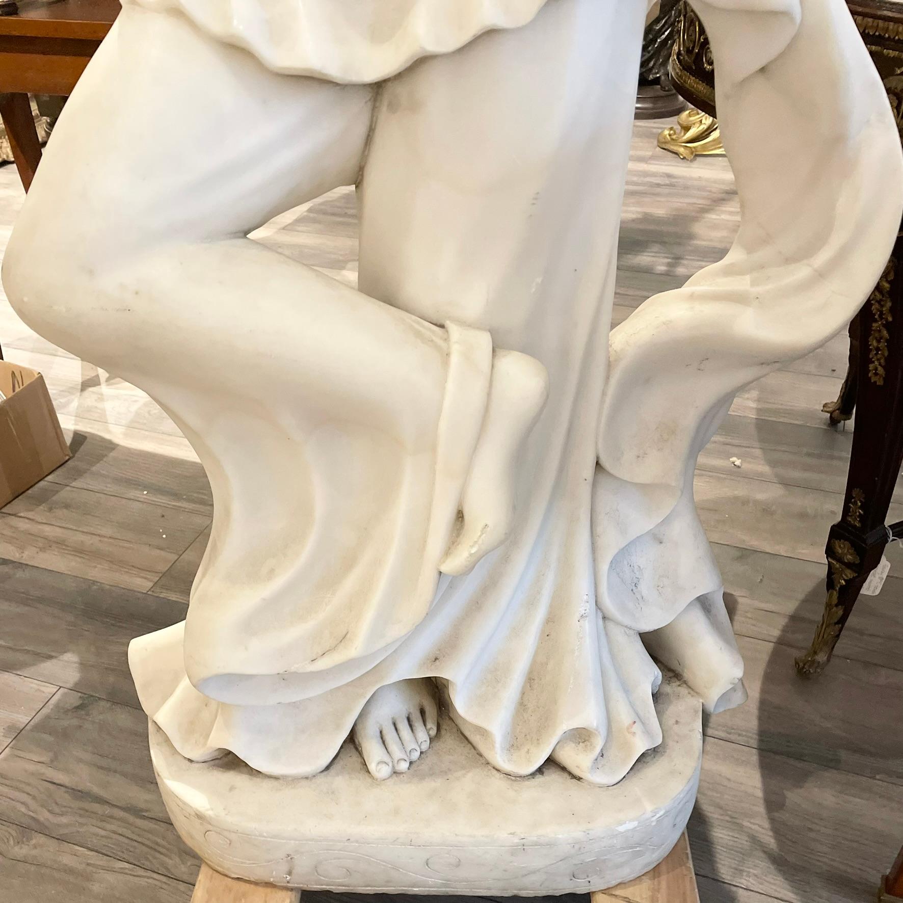 Intagliato a mano Grande statua in marmo bianco di Apsara cinese volante in vendita