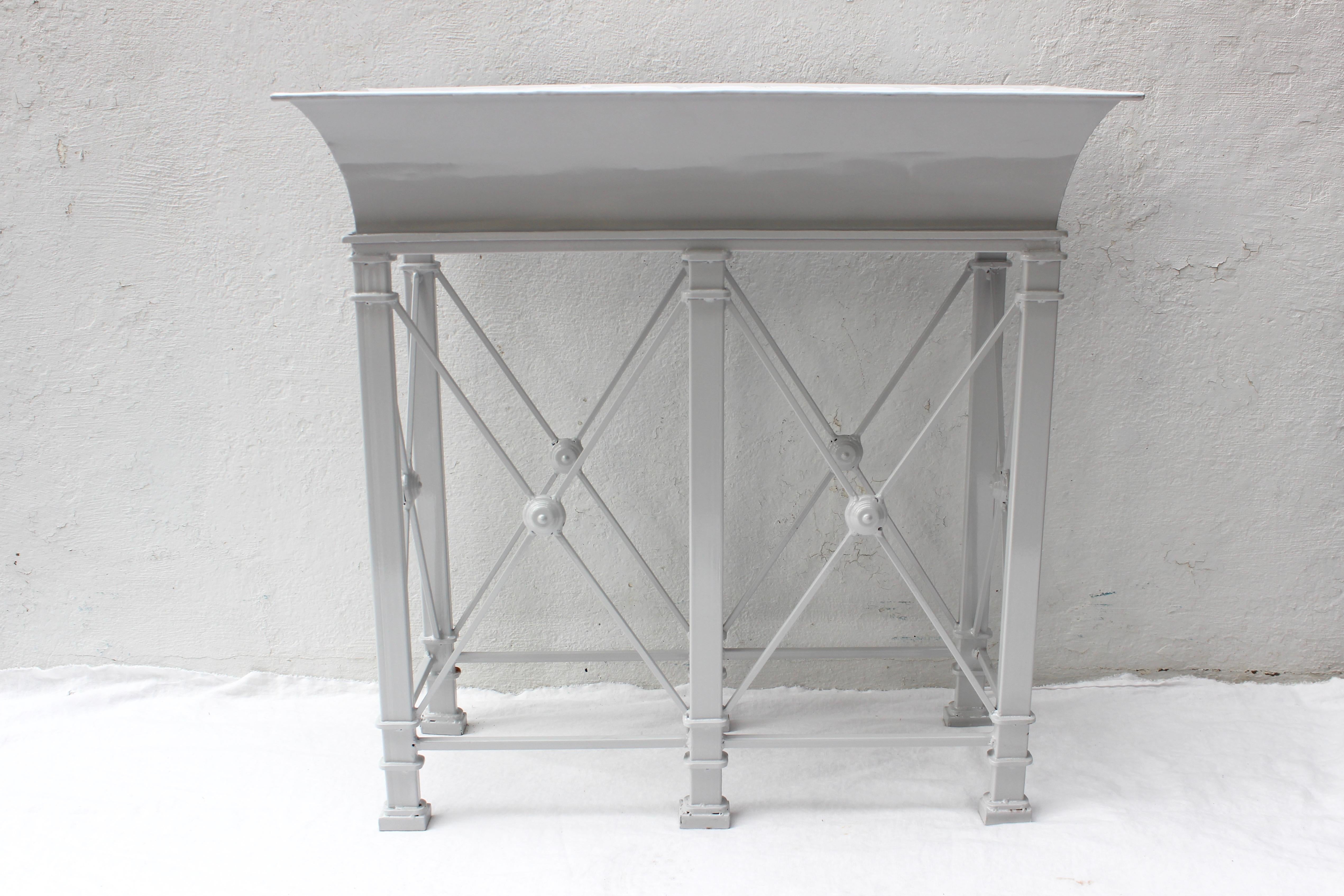 Large White Metal Jardiniere In Excellent Condition In East Hampton, NY