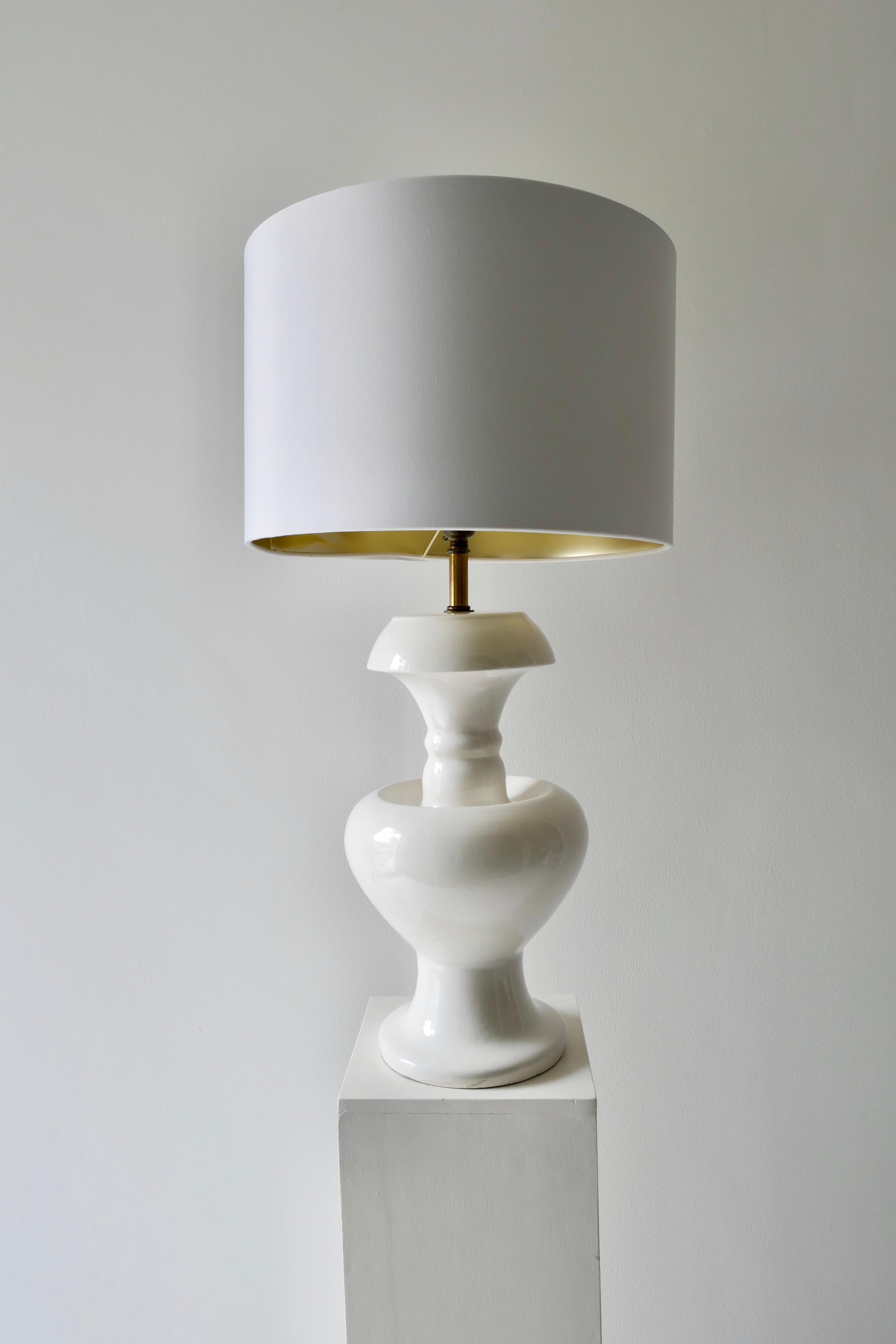 20ième siècle Grande lampe de bureau américaine blanche mi-siècle moderne en vente
