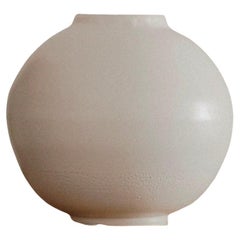 Large white Moon Jar