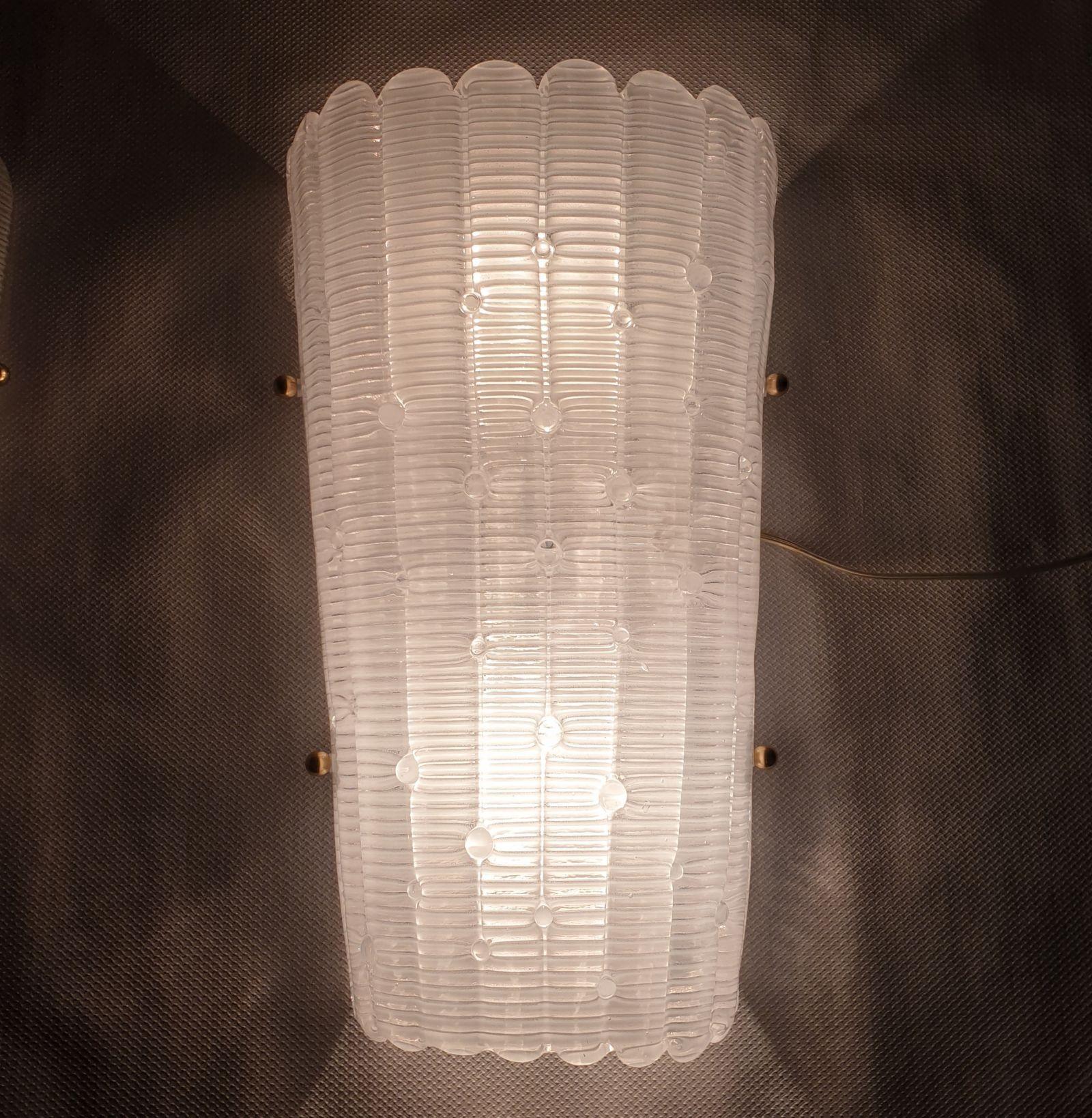 White Murano glass sconces, Italy - a pair In Excellent Condition For Sale In Dallas, TX