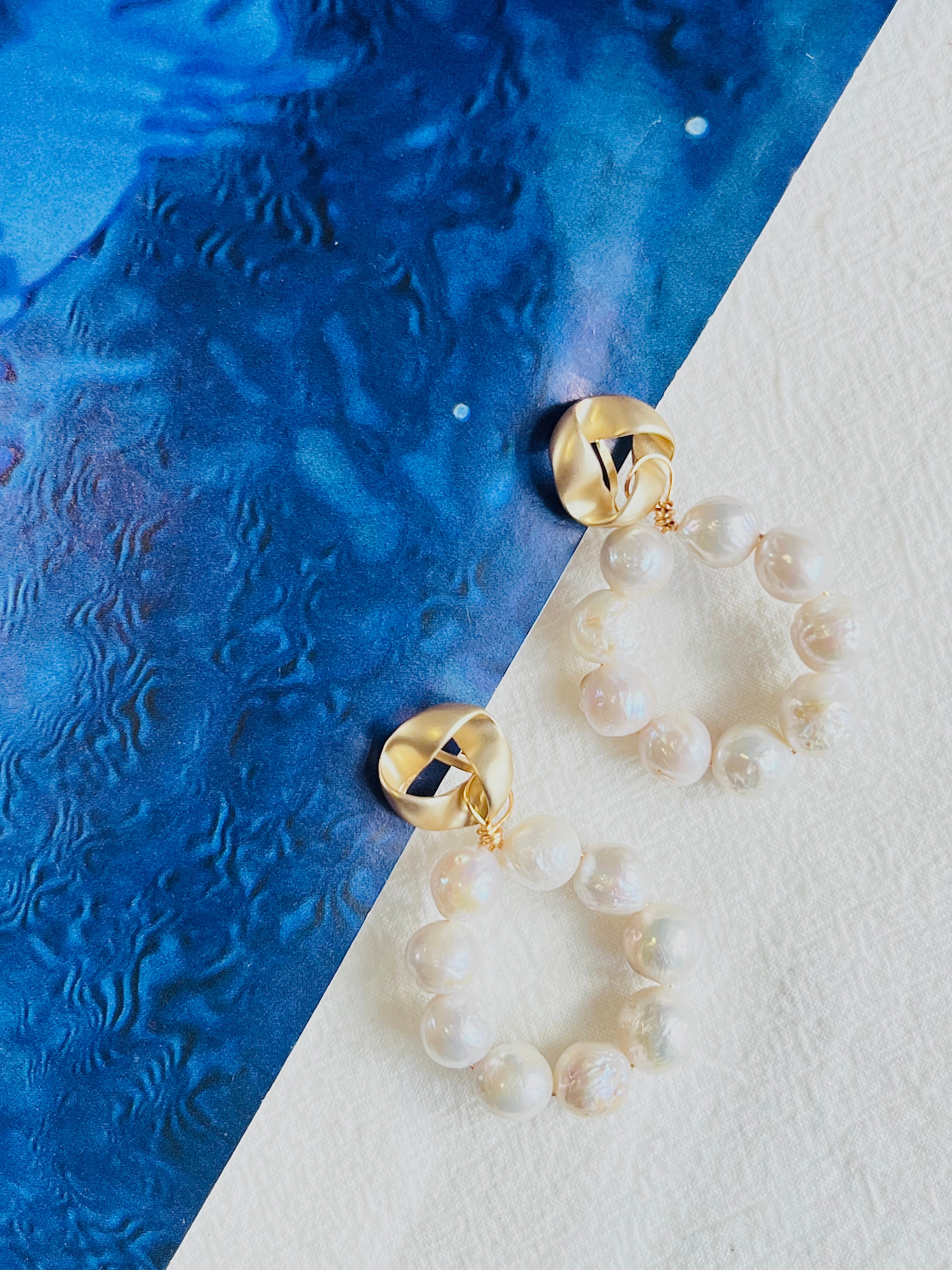 Art Nouveau Large White Natural Pearls Circle Round Hoop Retro Gold Clip On Drop Earrings For Sale