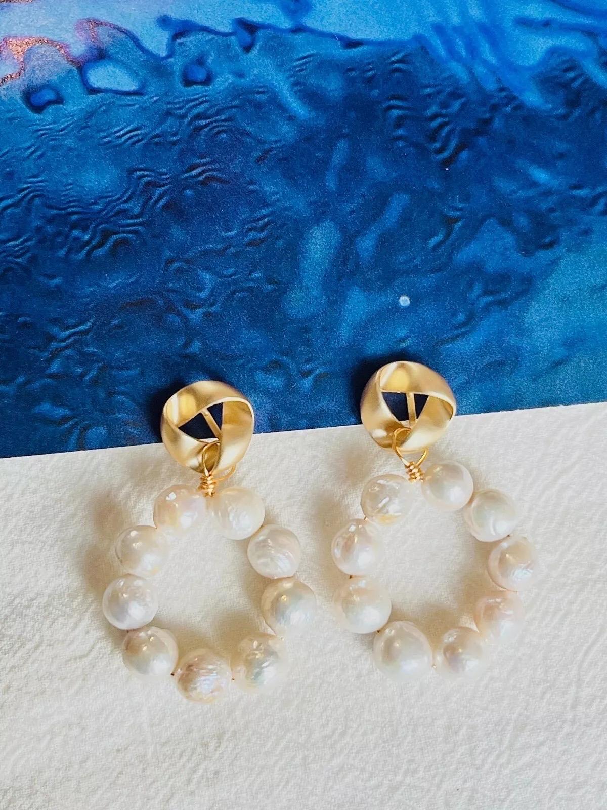 Round Cut Large White Natural Pearls Circle Round Hoop Retro Gold Clip On Drop Earrings For Sale