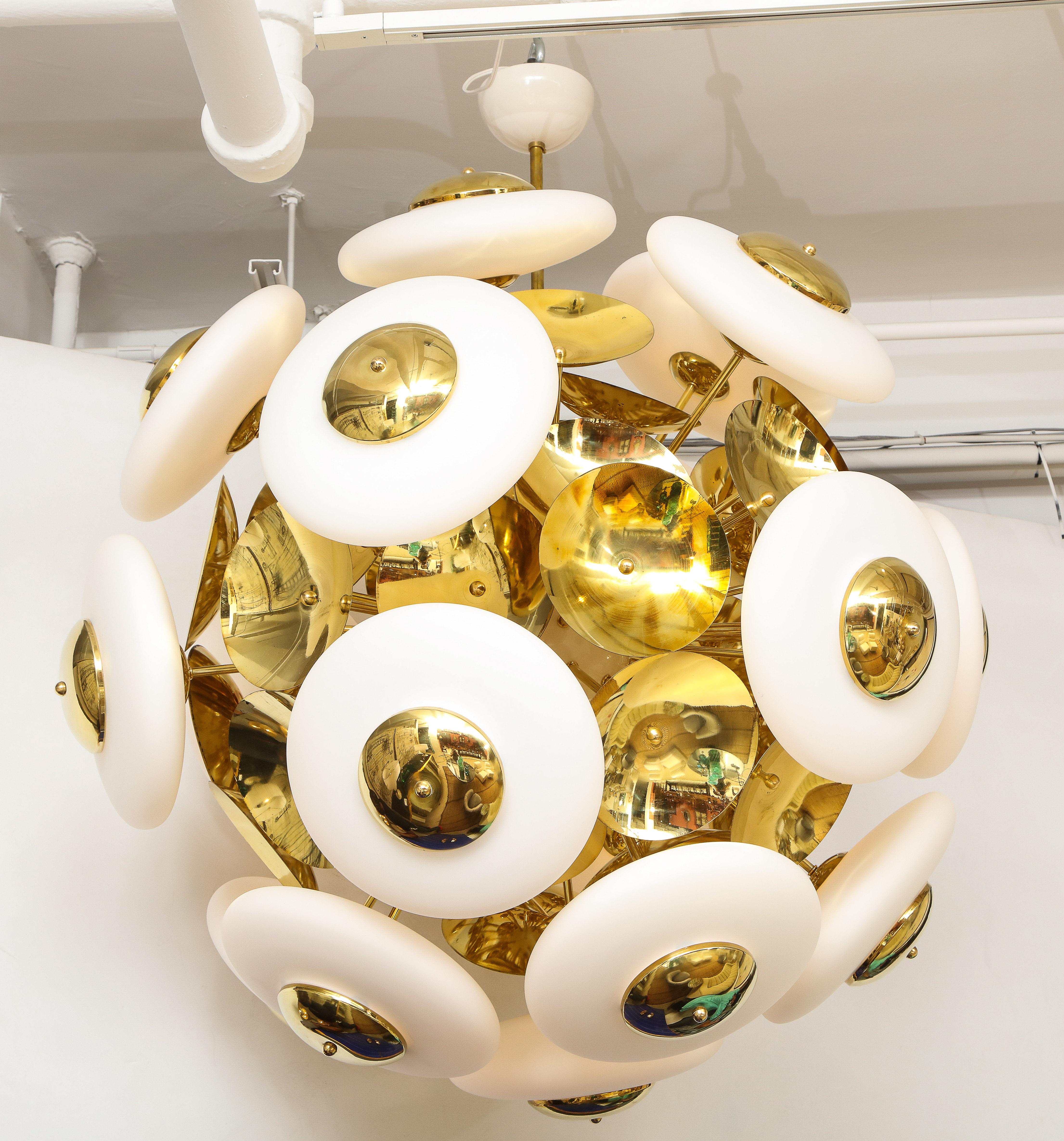Large White Murano Glass and Brass Sphere Sputnik Round Chandelier, Italy 8